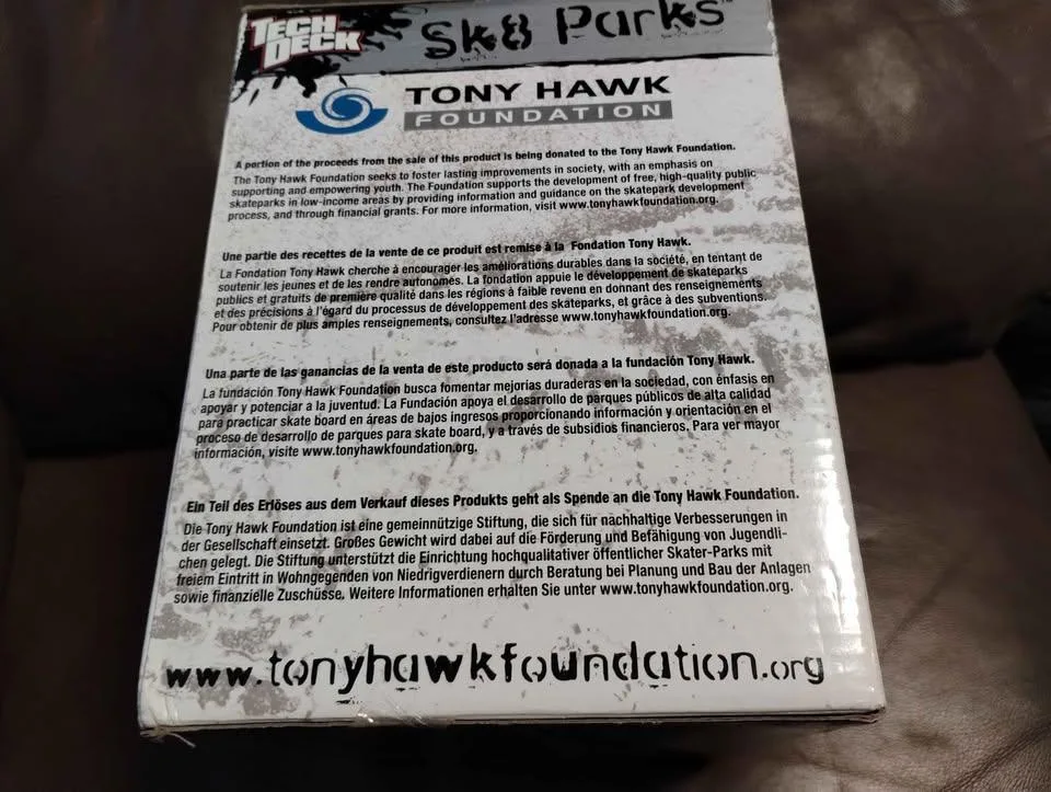 Spinmaster Sk8 Parks Tony Hawk Foundation Quarter Pipe image indicator(5)