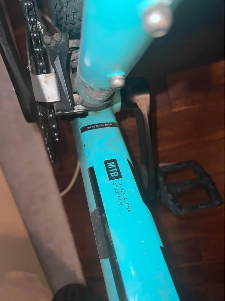 Trek Marlin 5 Gen 2 M/L Volt to Miami Green Fade Mountain Bike image indicator(6)