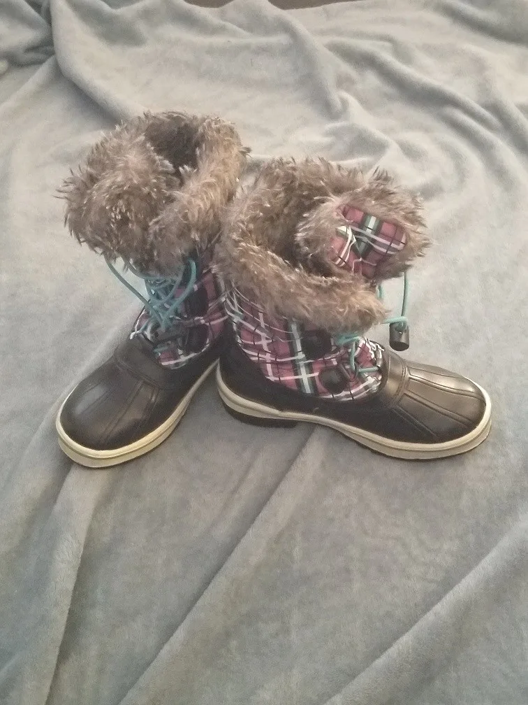 2 pairs girl's winter/rain/snow boots  Sizes 1-2M thumbnail