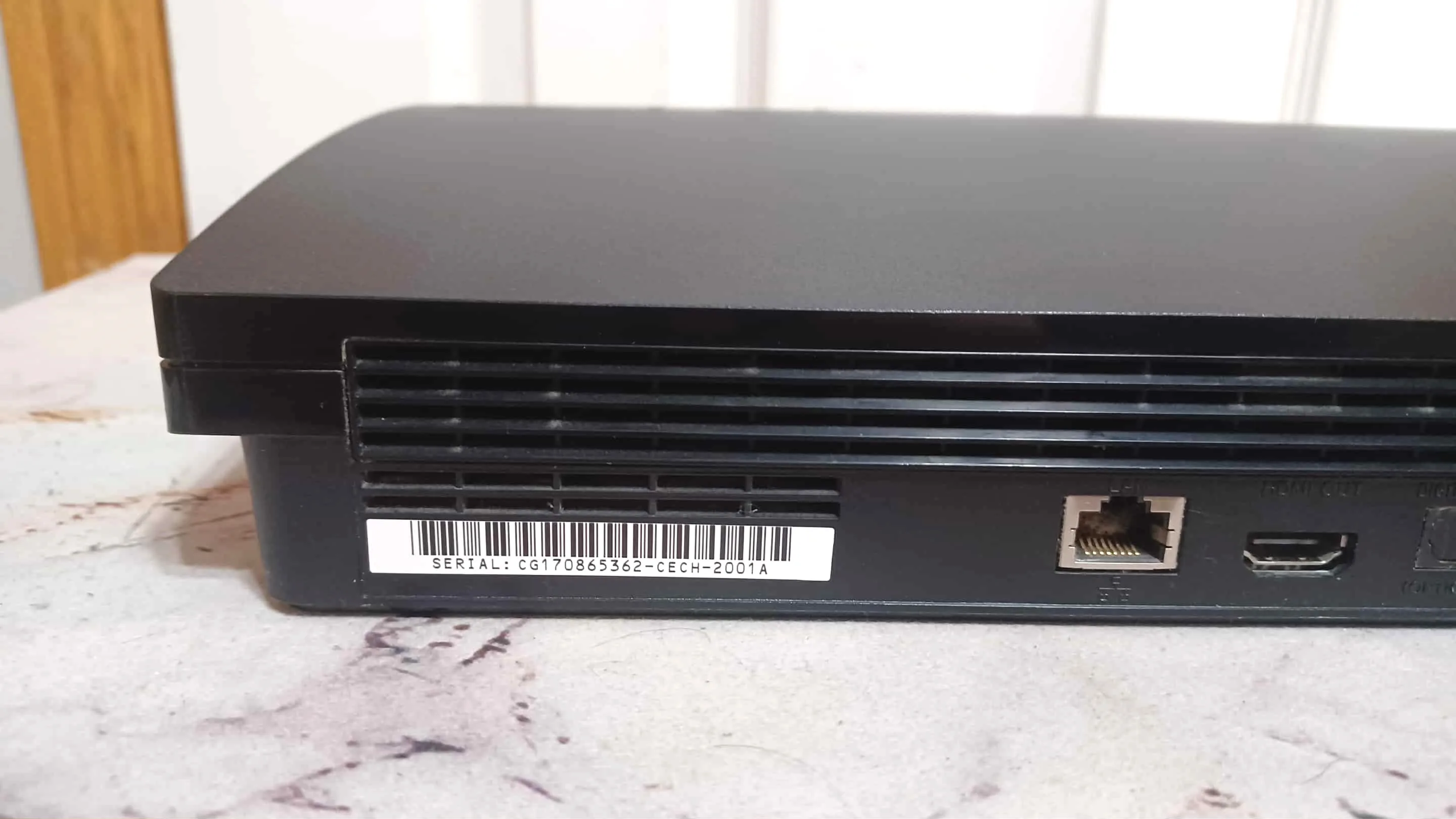 PS3 120 GB + Controller + Controller Charging Stand + All Cords image indicator(7)