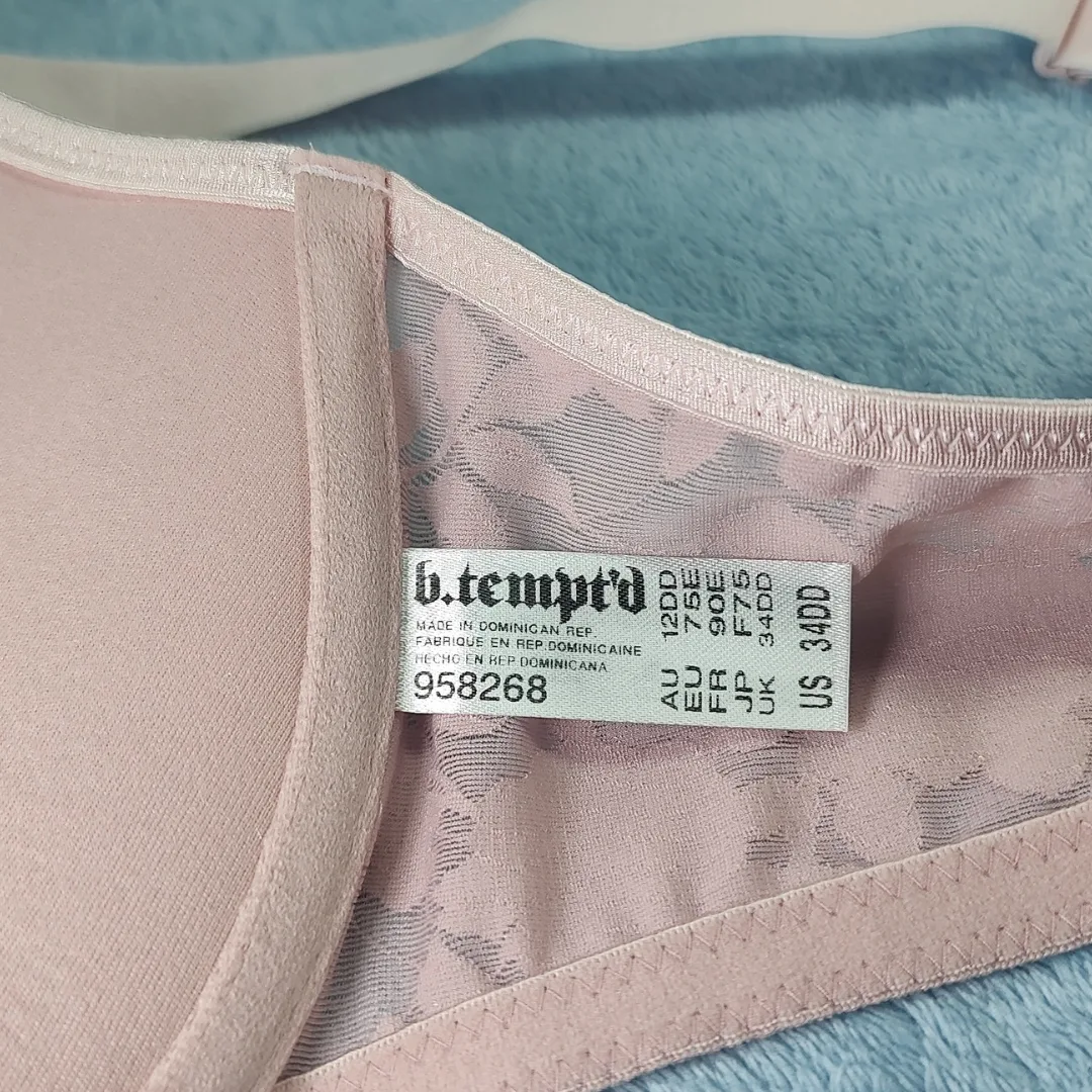 B. TEMPT'D BY WACOAL Shadow Scene Push Up, Blush Pink, 34DD Bra image indicator(7)