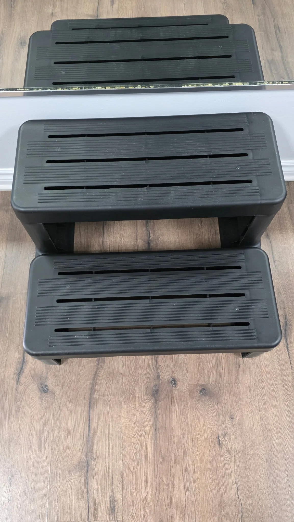 Classic Hot Tub Step — Built to Last image indicator(5)