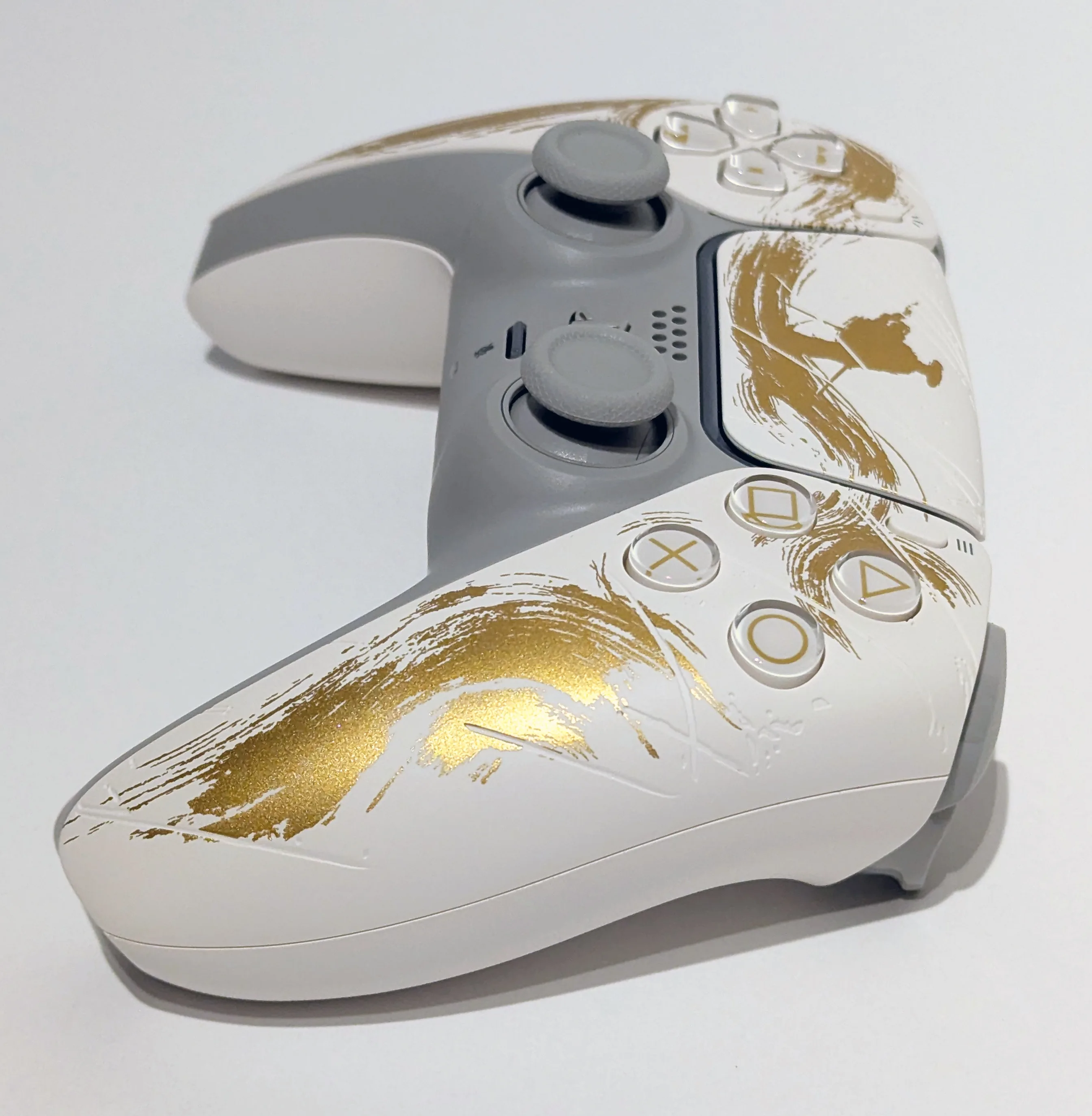 Ghost of Yotei Gold PS5 Controller - Brand NEW Open Box image indicator(4)