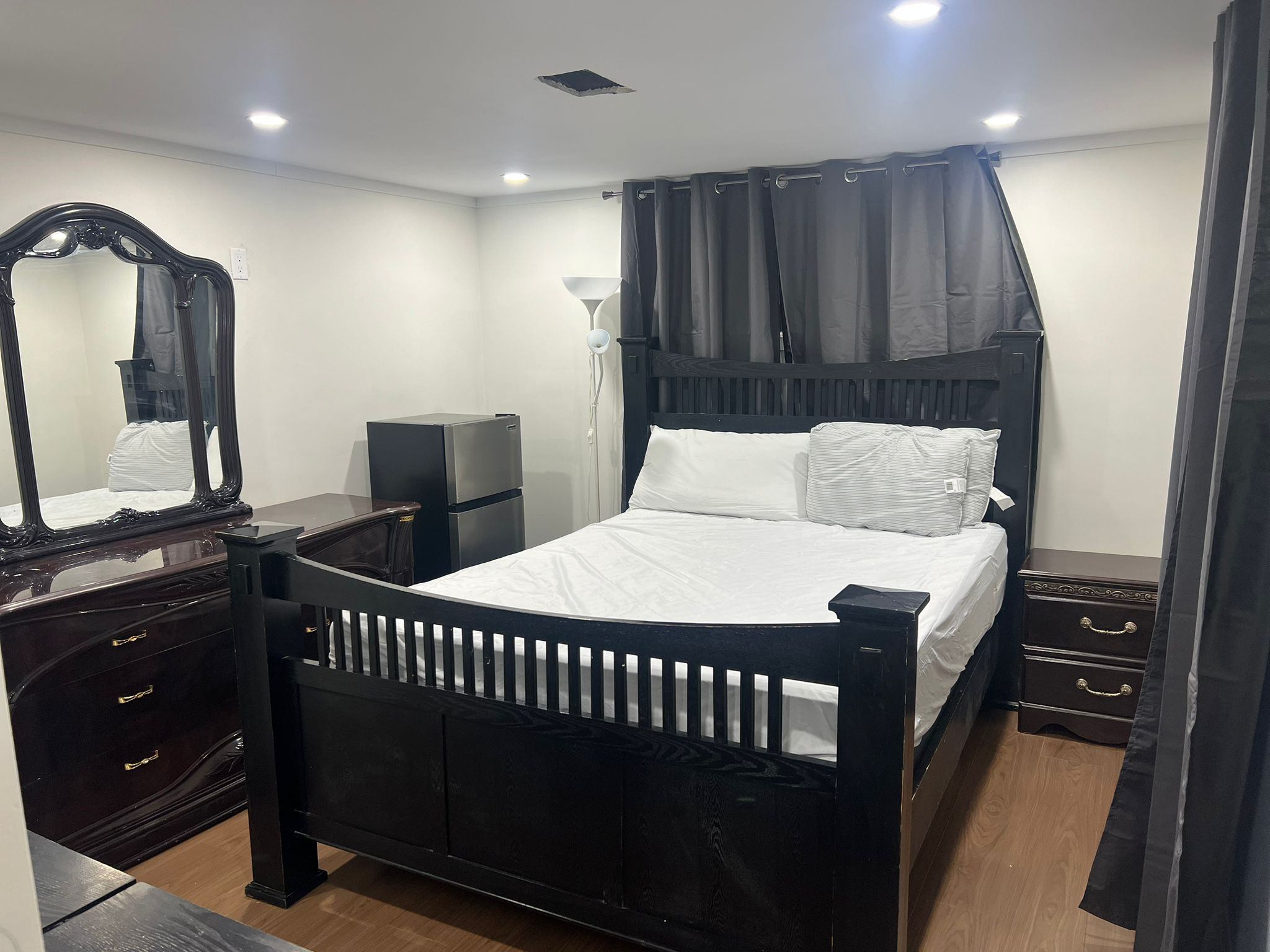 Room For Rent - photo 4
