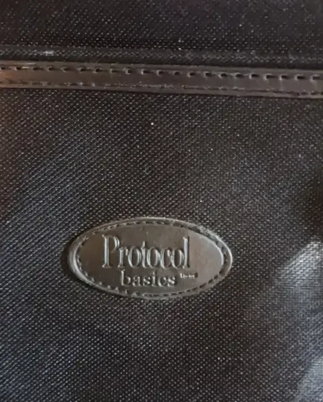 Protocol Basics Black 22" x 14" x 8" Luggage/Suitcase On Wheels image indicator(2)