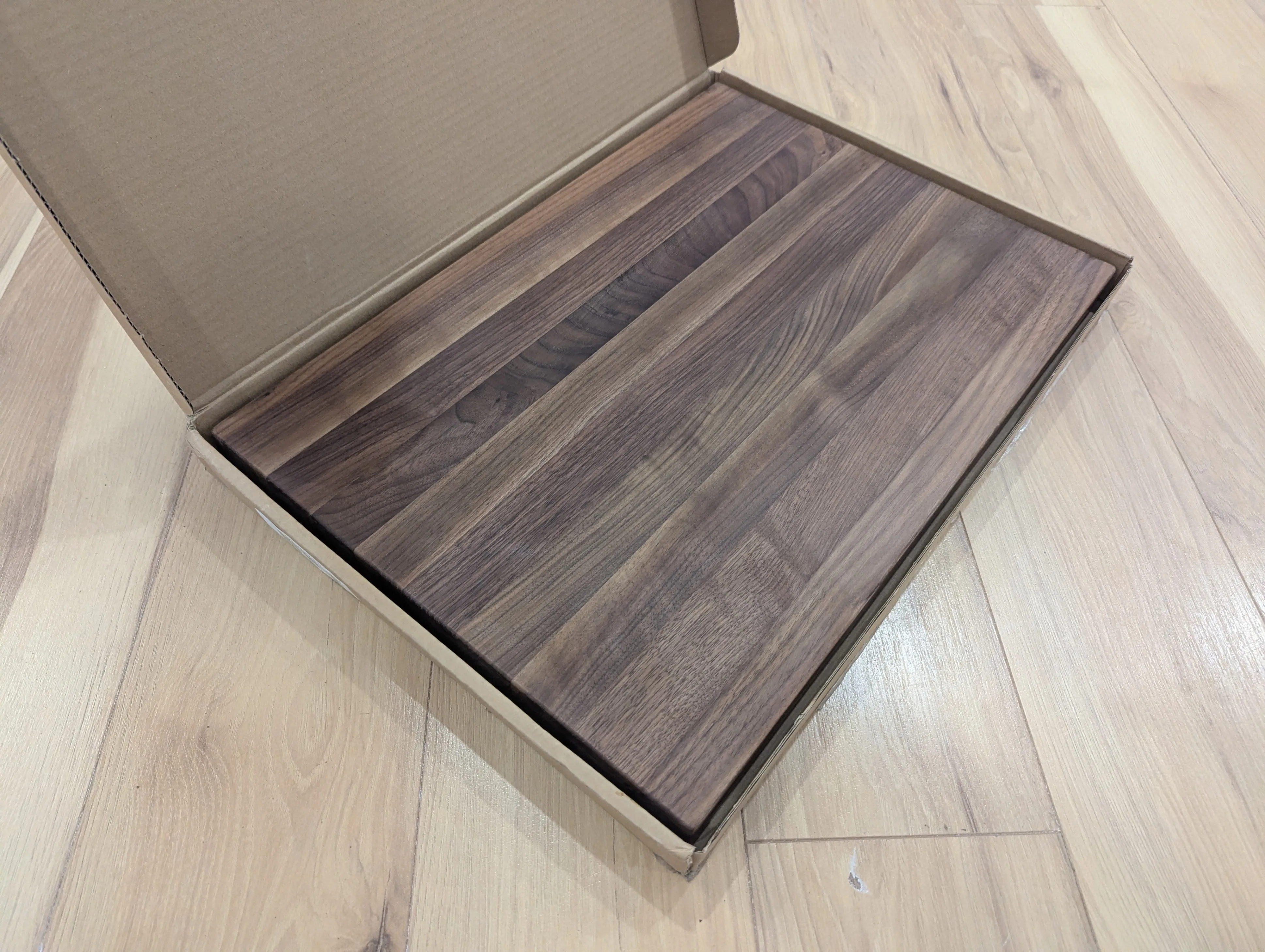 HexClad Large Walnut Cutting Board 19.75 x 13.75" image indicator(5)