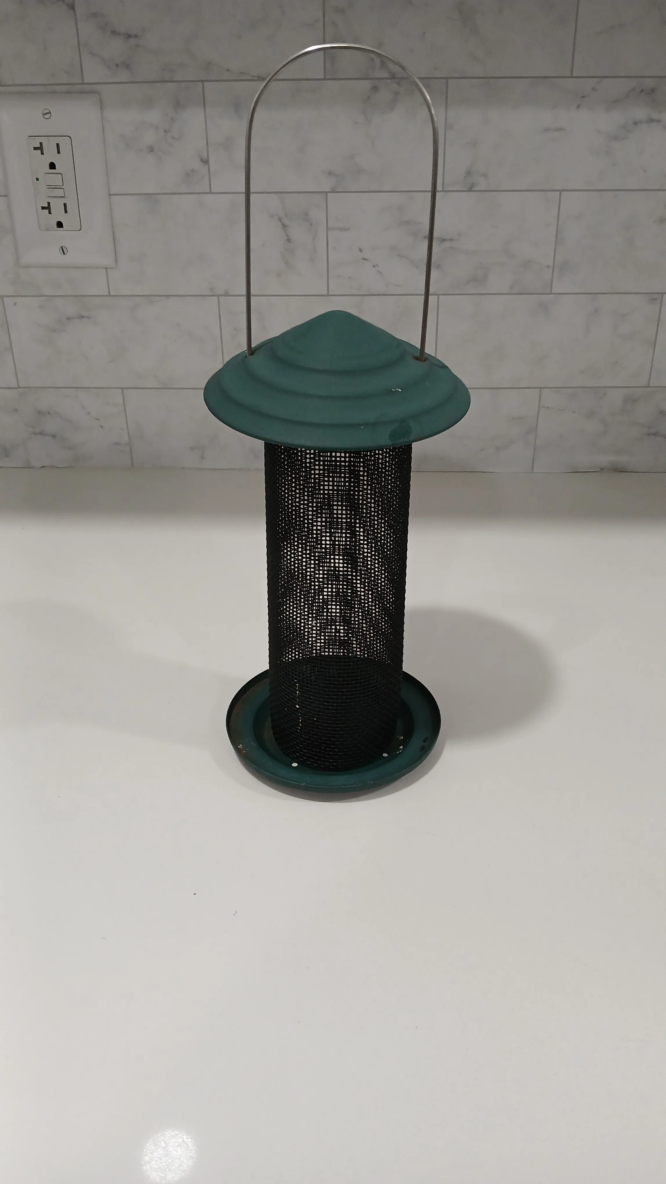 Small Terra Nyjer Seed Bird feeder, 8in. Good Condition🥕 thumbnail