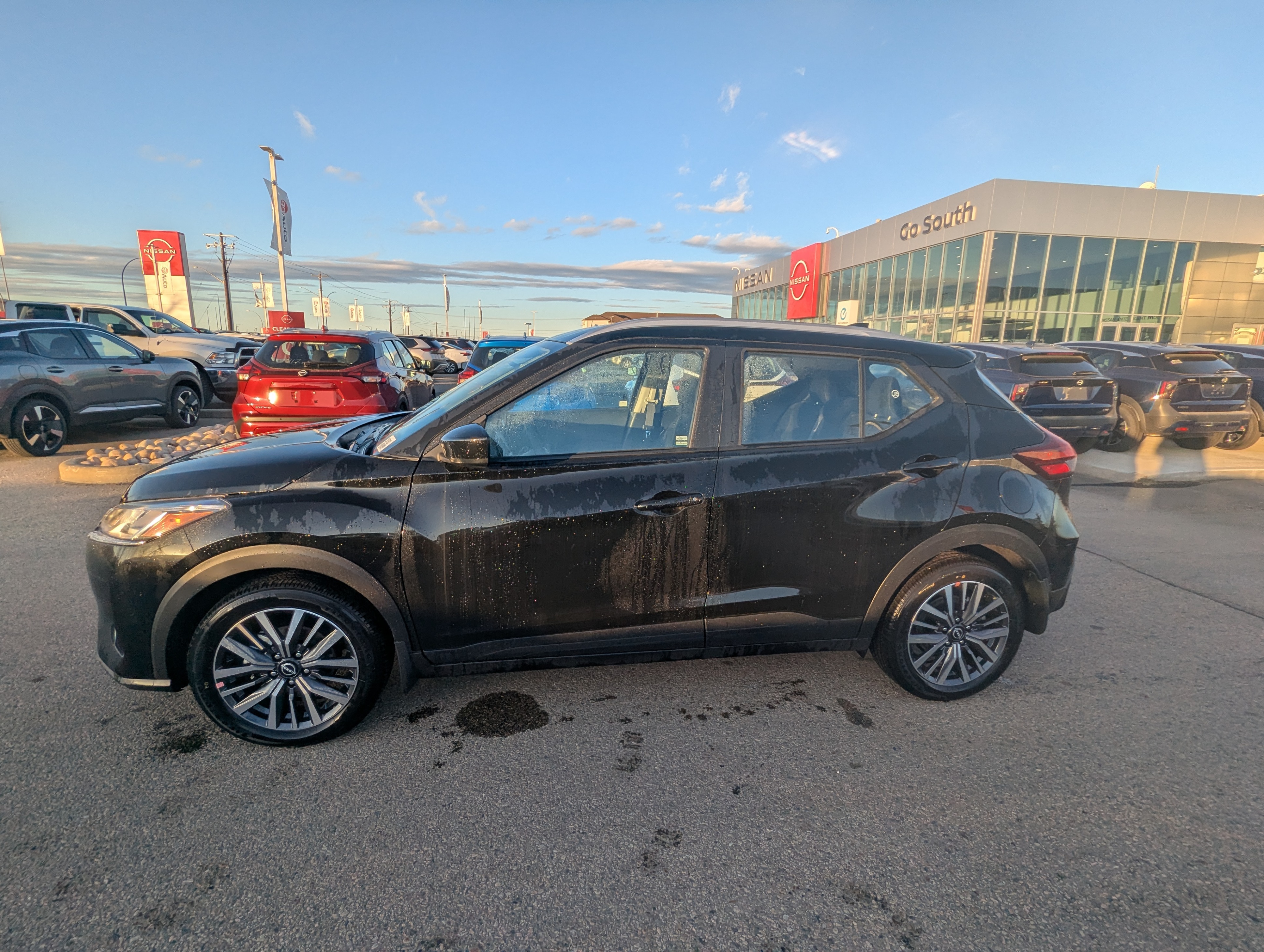2025 Nissan Kicks Play SV - photo 2