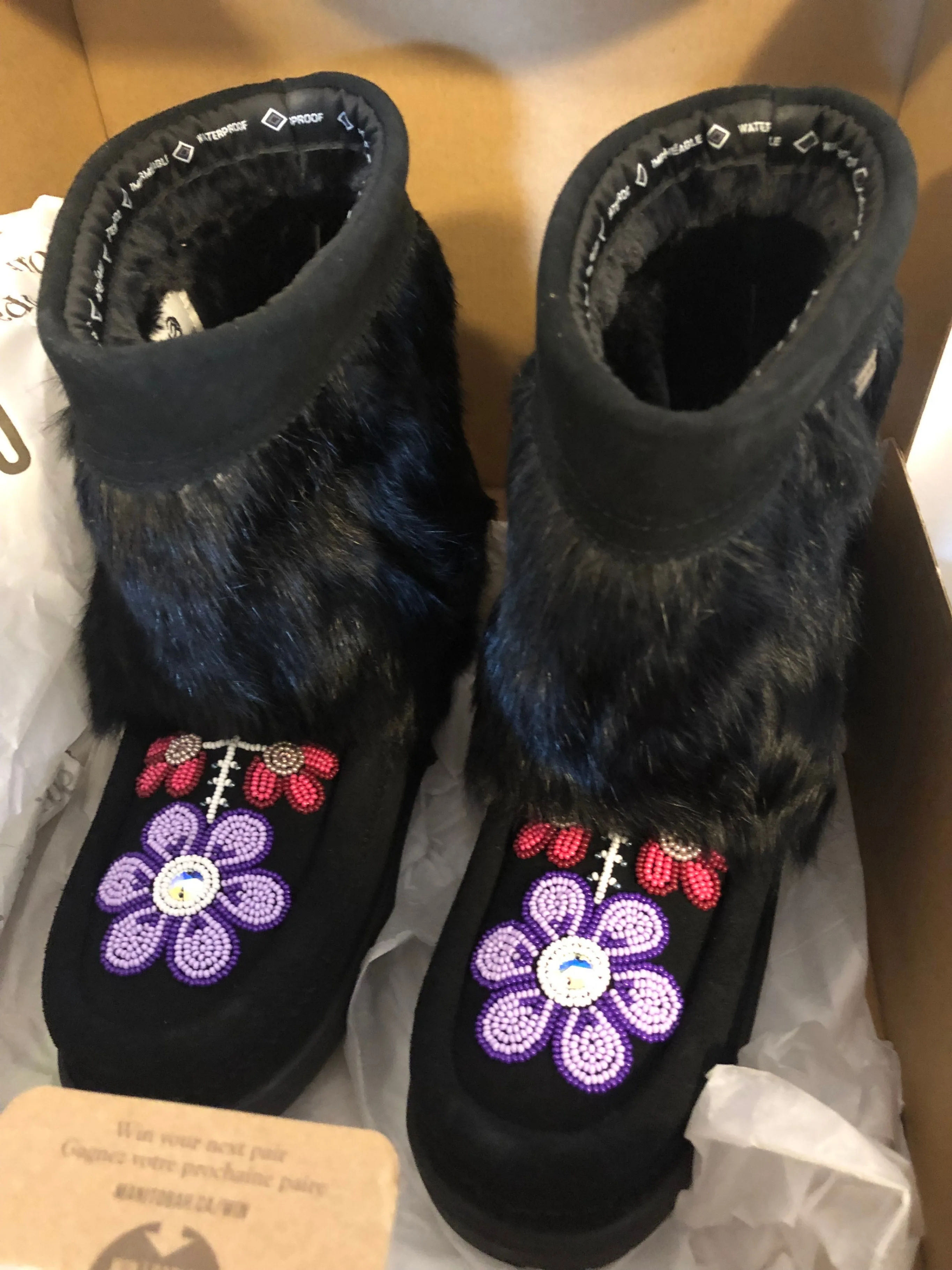 BNIB Womens Manitobah Kokoms Half Mukluks Limited Edition Size 7