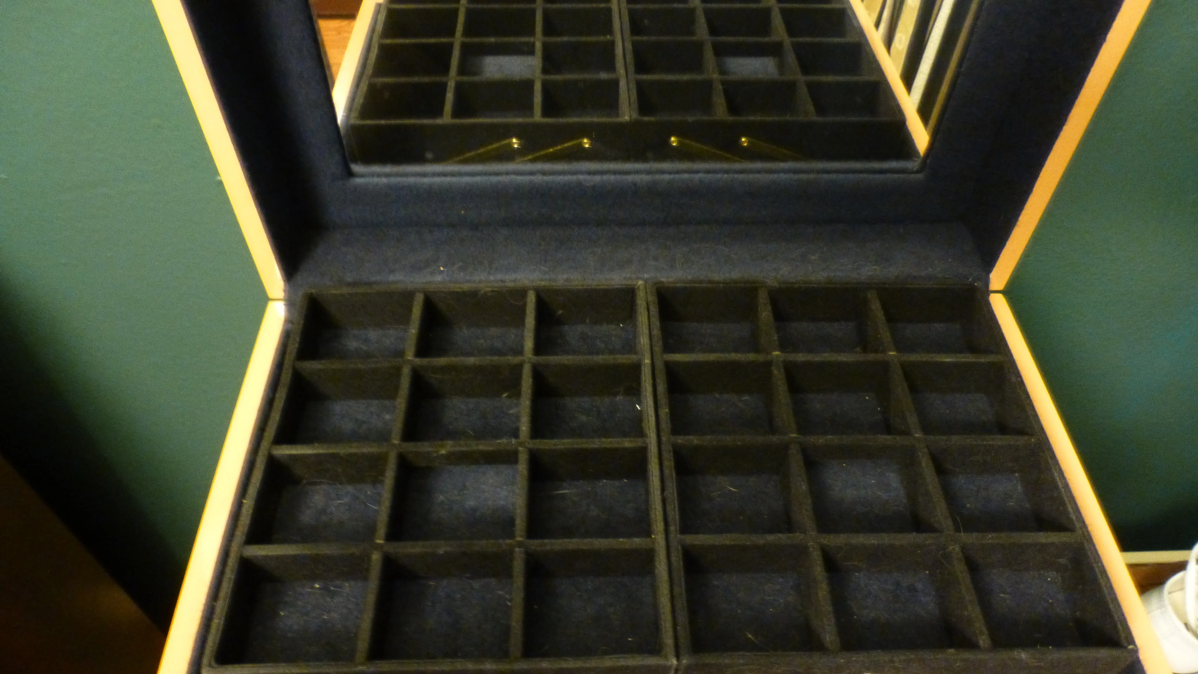 Jewelry Chest image indicator(2)