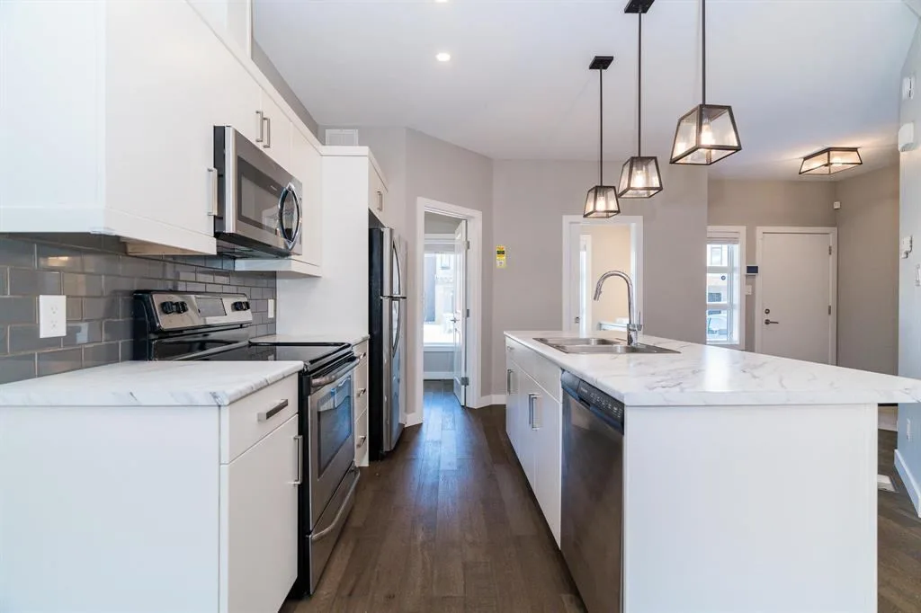 Private Room for Rent - South image indicator(2)