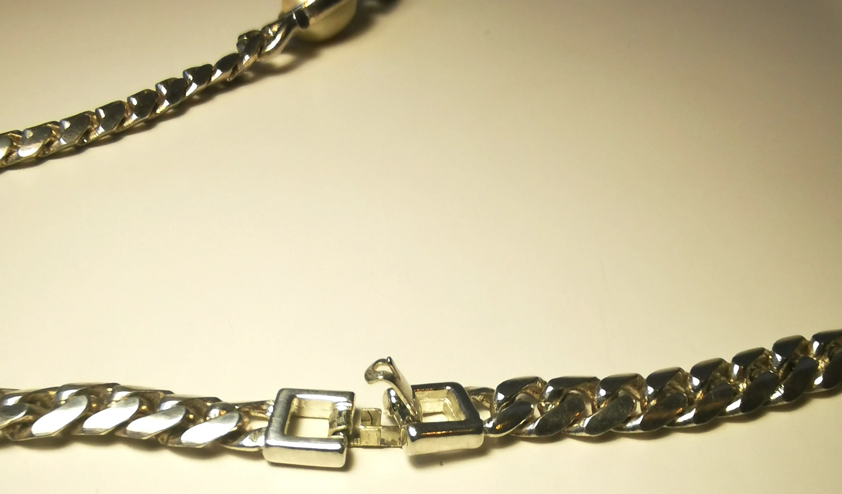 Necklace Silver Tone Chain & Faux Pearl Station Vintage 80sStyle image indicator(2)
