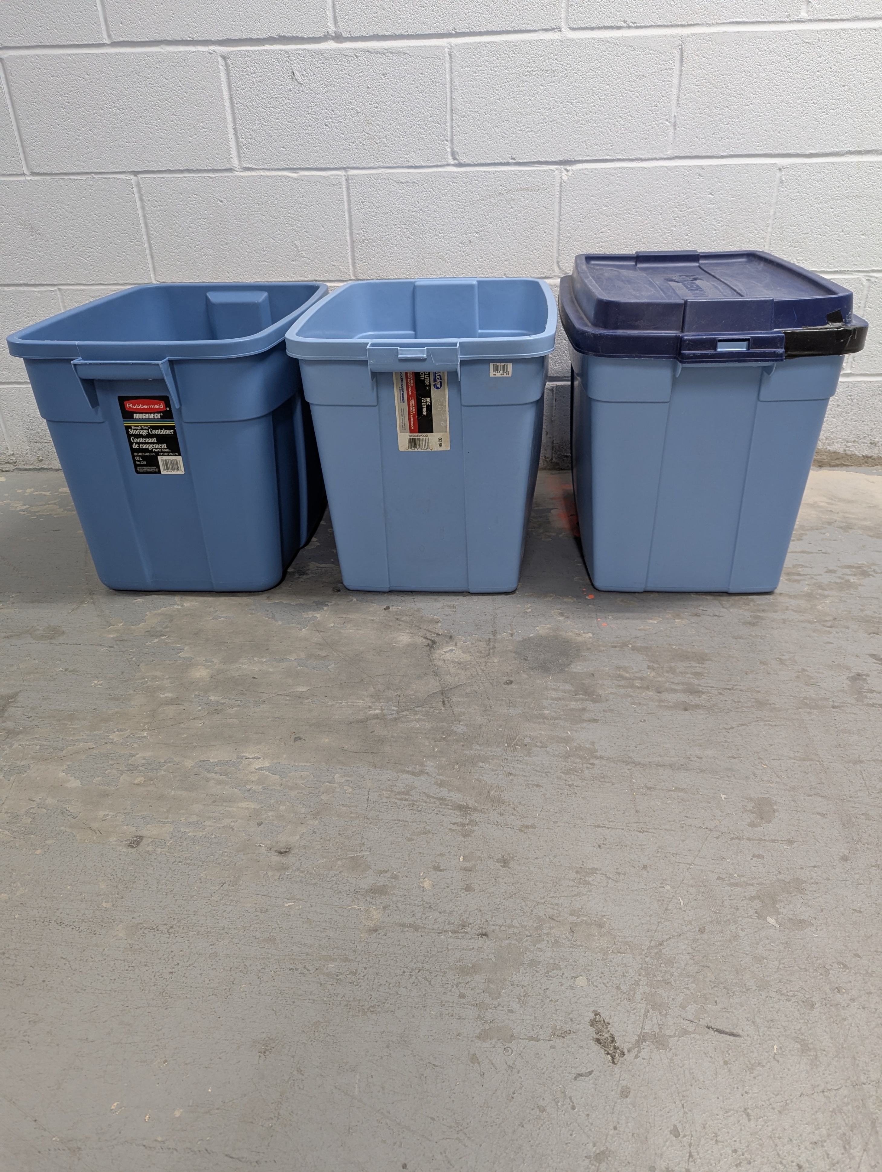 3 storage bins 68 L-72 L , 1 with lid 2 no lid