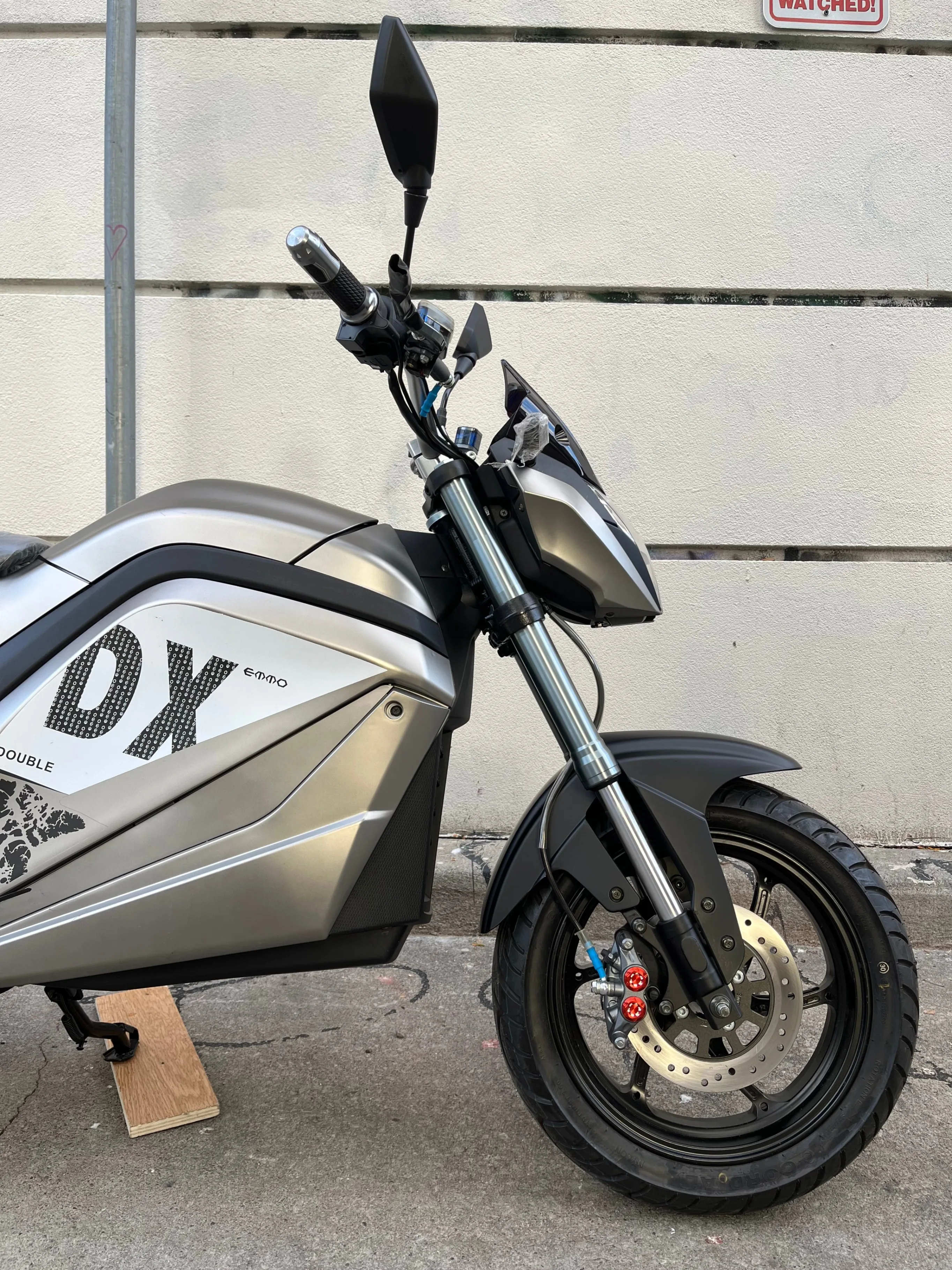 EMMO DX Electric Motorcycle | Showroom Demo / Full Warranty image indicator(4)