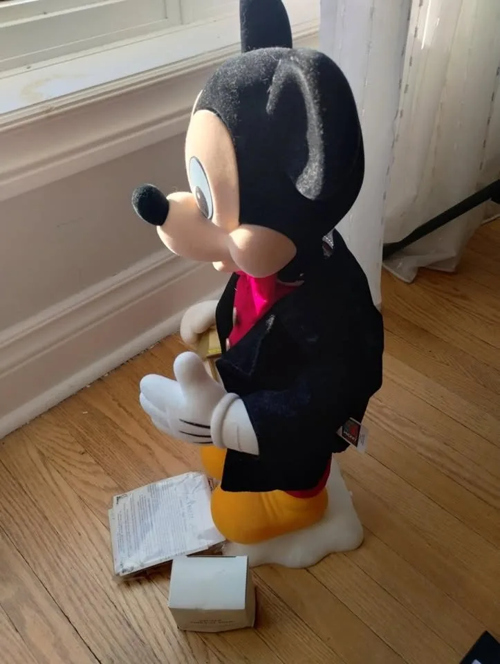 Vintage 1980s Telco Walt Disney 22" Mickey Mouse Christmas image indicator(2)