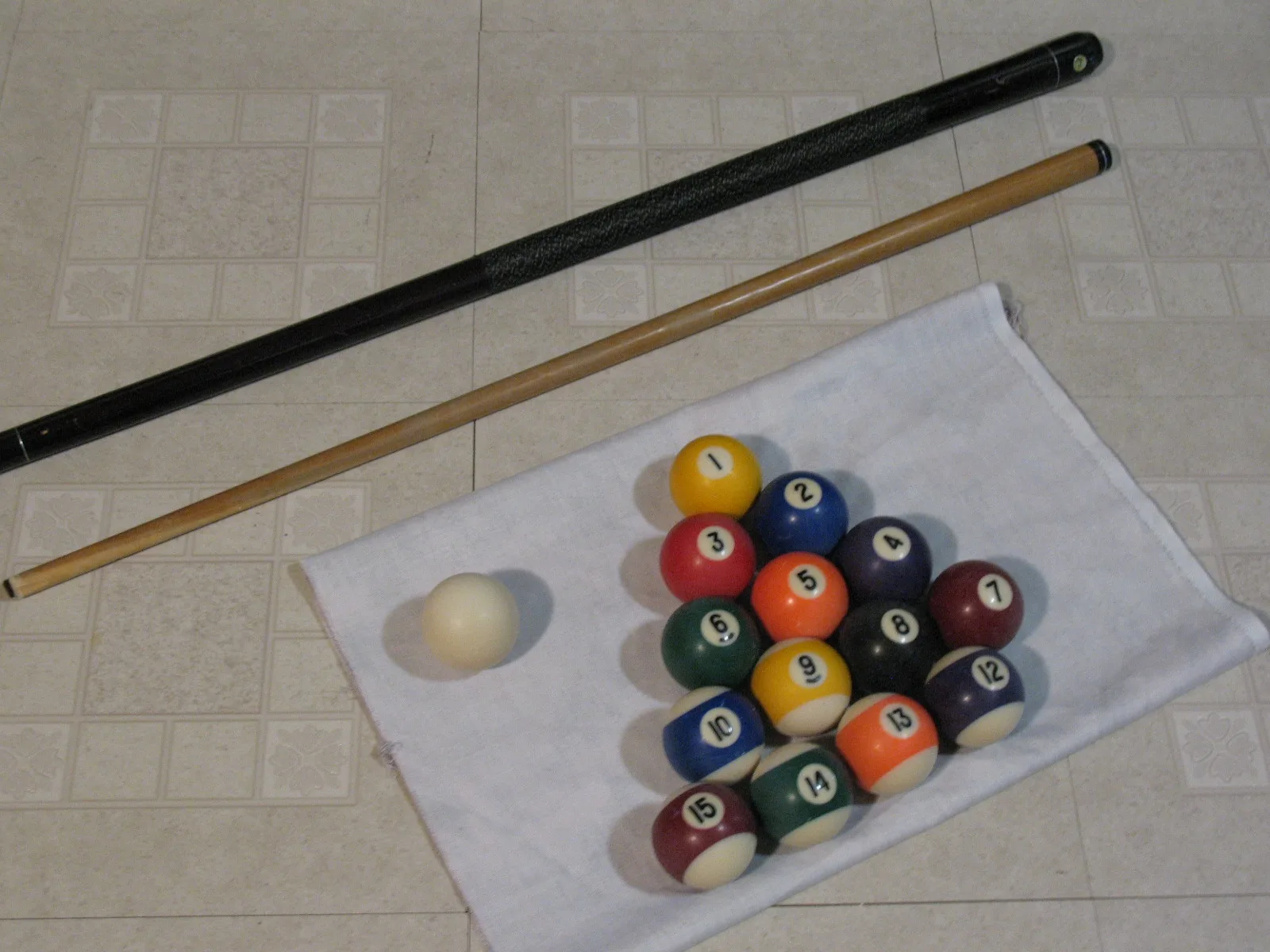 Billiard Balls and Cue image indicator(2)