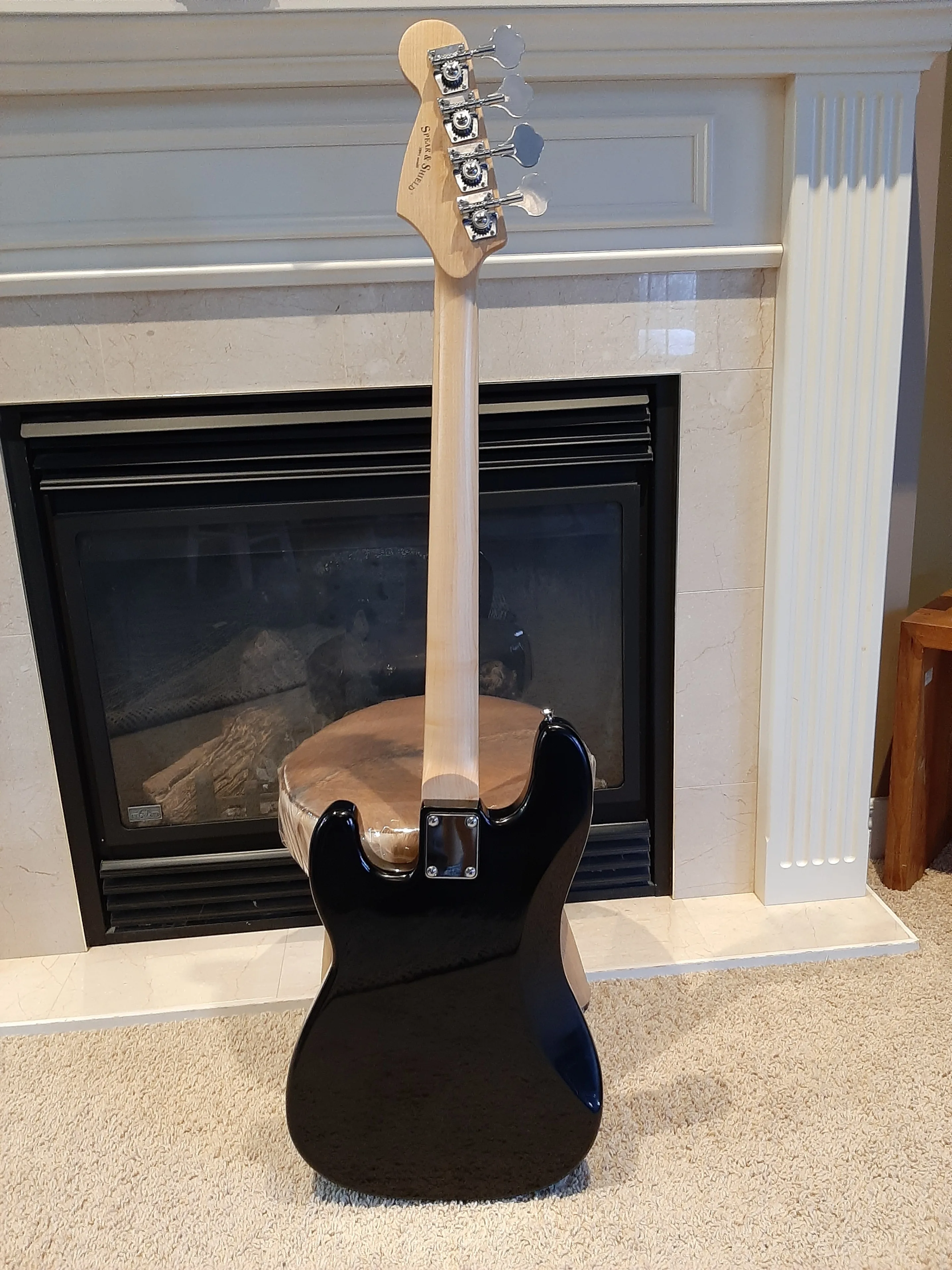 Brand New Bass Guitar Full Size, Black Great for Beginners image indicator(5)