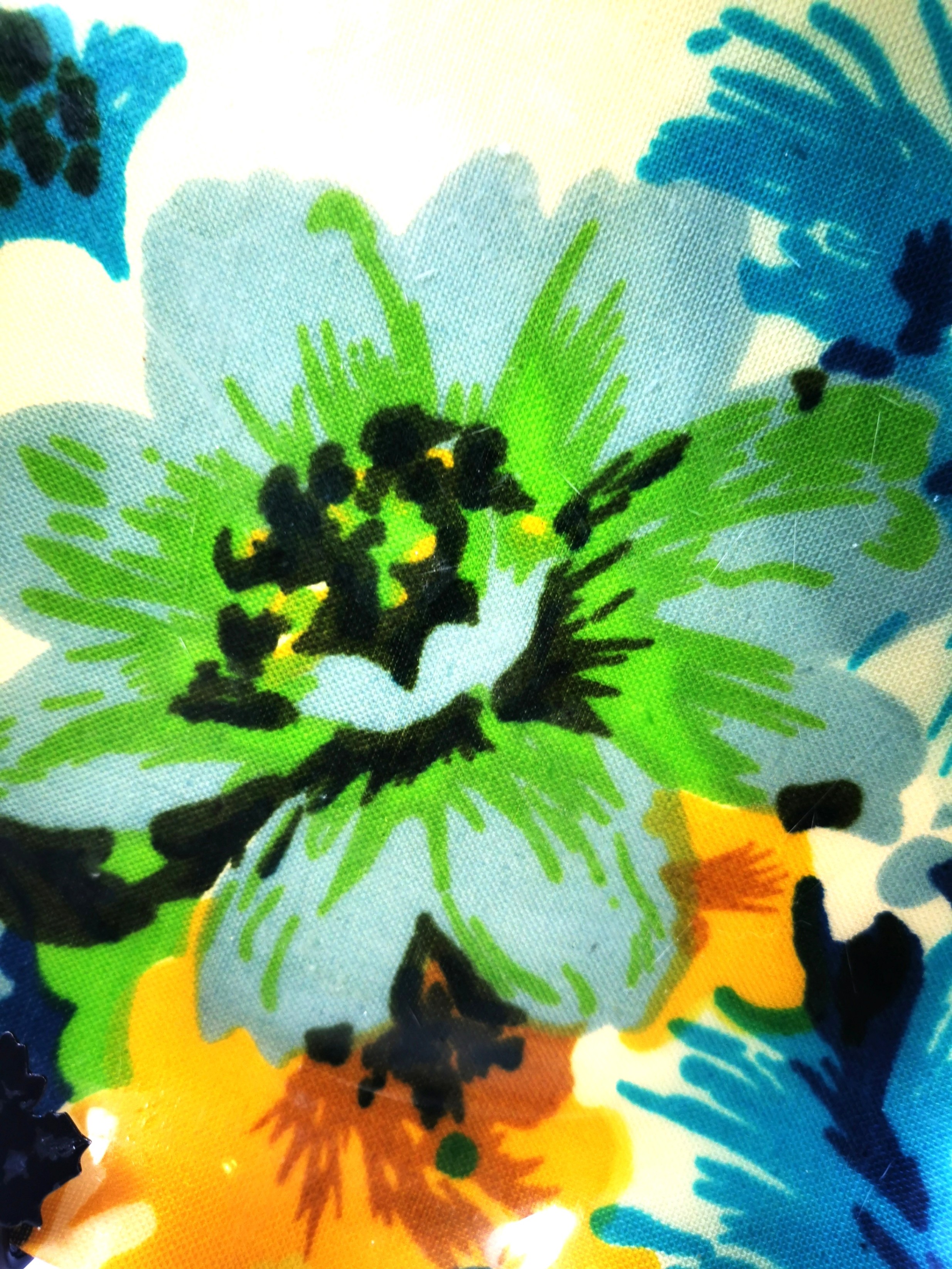 Plate 1960s Floral Fabric & Resin Tray includes Plate Stand - photo 2