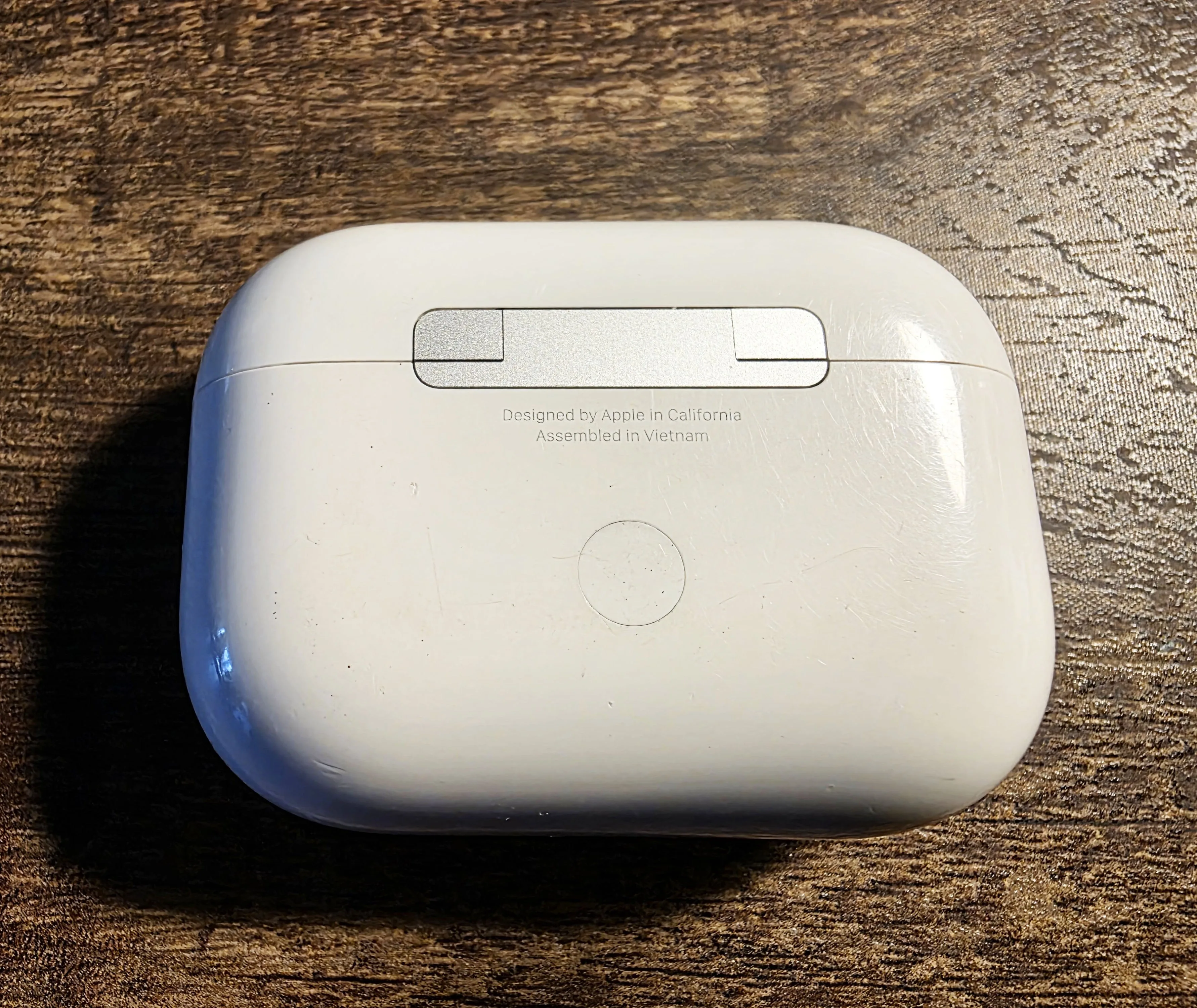 Apple AirPods Pro 2nd Gen 2 2023 Magsafe  USB-C Charging Case. image indicator(2)
