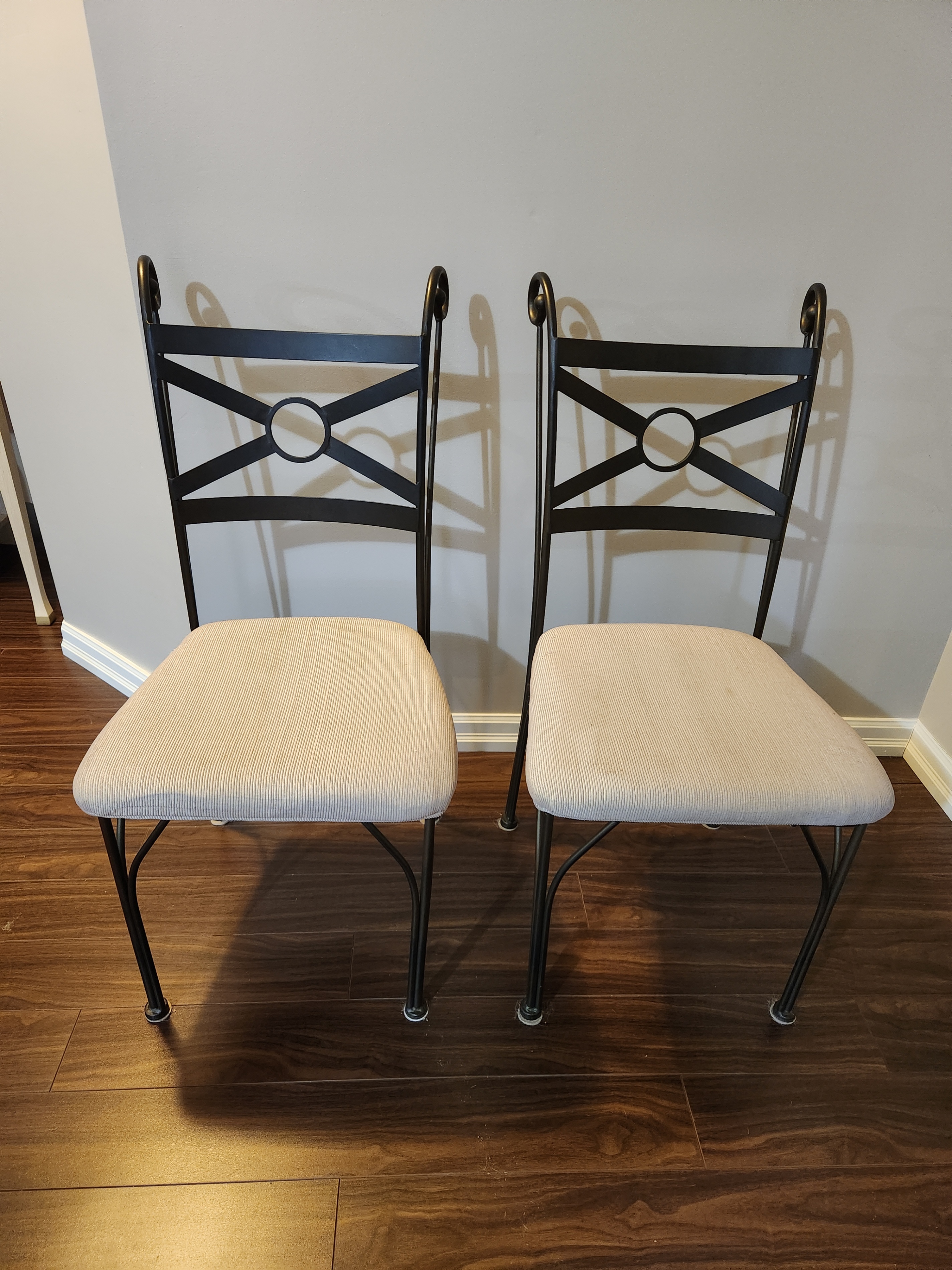 Set of Two Kitchen/Dinning Chairs