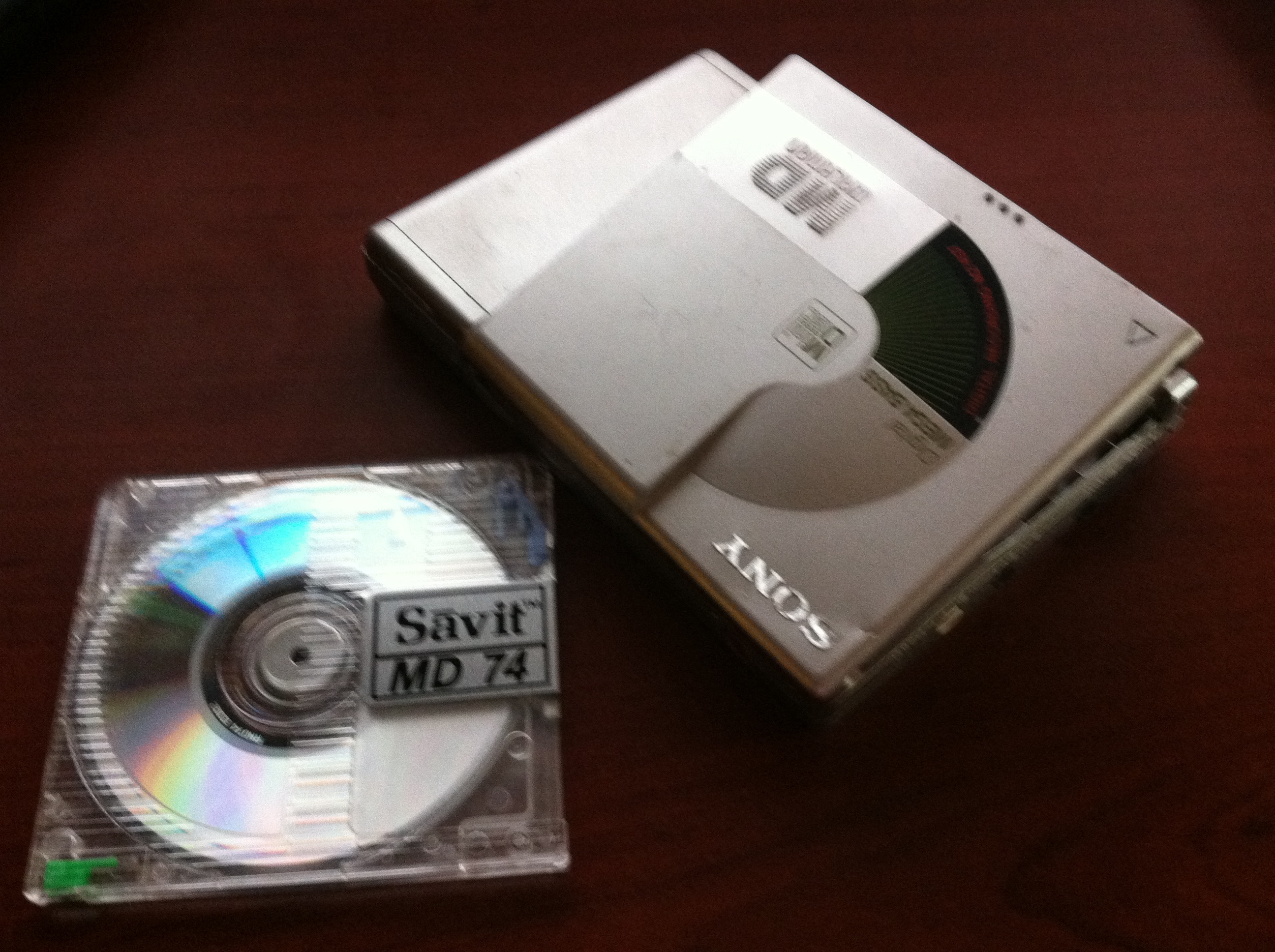 Sony MZ-R37 MiniDisc Walkman - photo 3