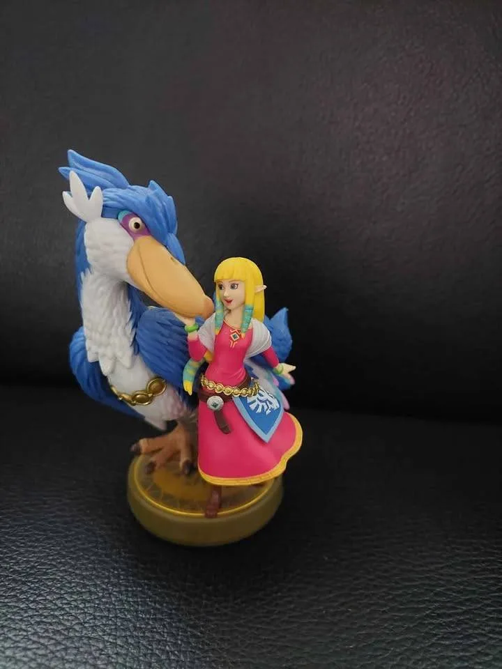 Amiibo Zelda & Loftwing (Nintendo Switch) figure thumbnail
