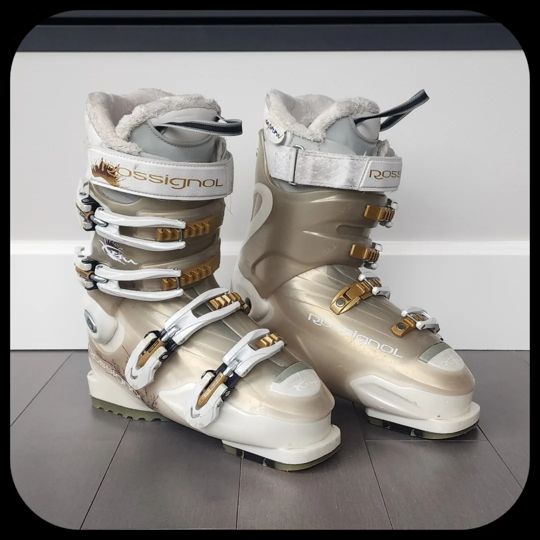 ROSSIGNOL Xena 10 Womens Ski Boot (SIZE 24 - 24.5)