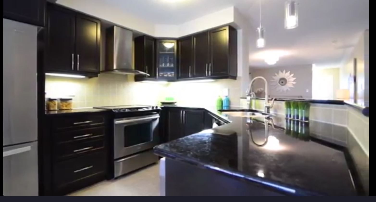 4 Bedroom 2.5 Bathroom Detached House - photo 2