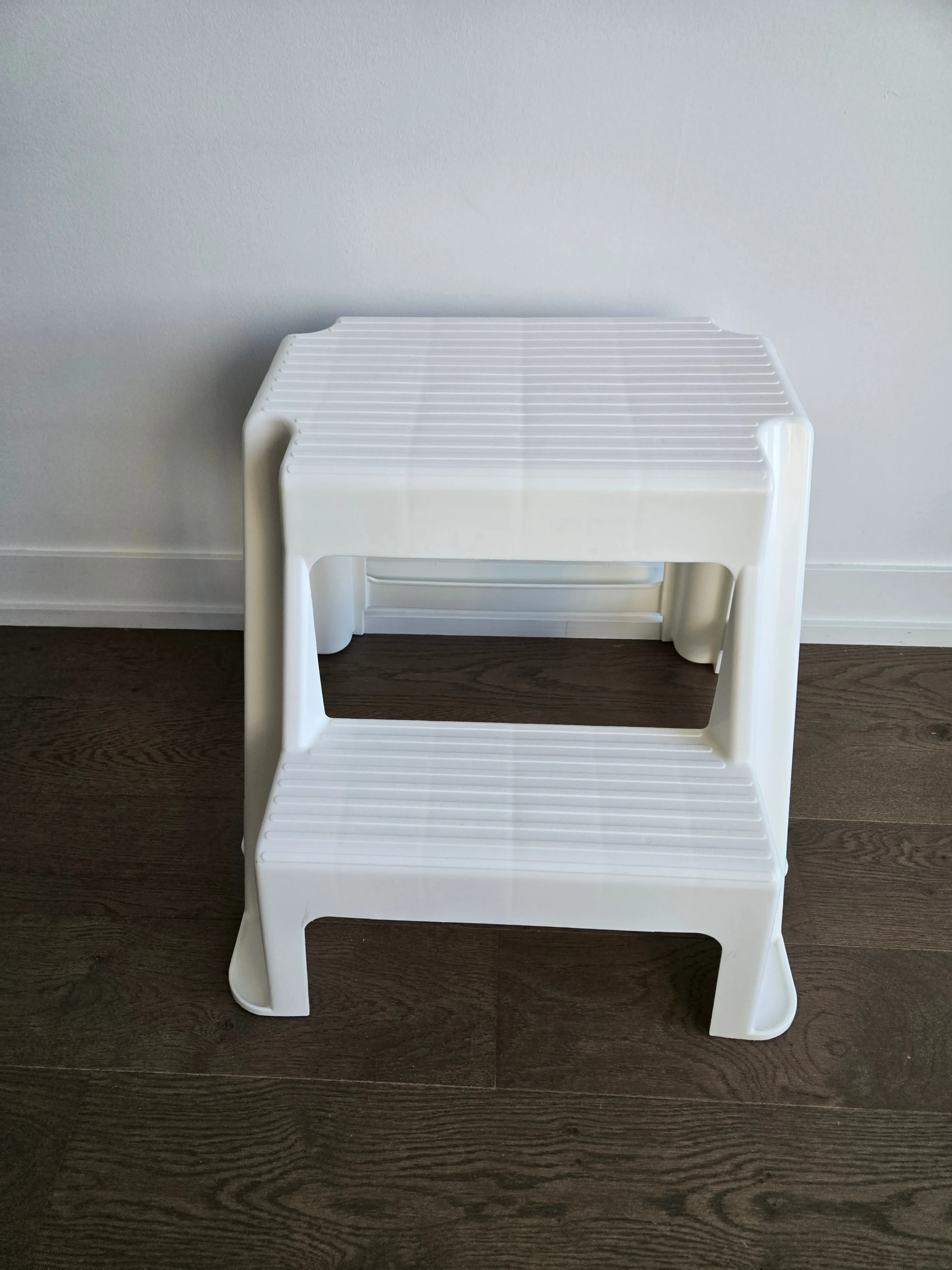 “Rubbermaid” 2-Step White “Roughneck” Step Stool
