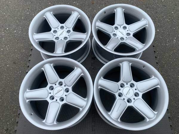 RARE Set of 18X8.5 18X9.5 Genuine AC Schnitzer Type 2 as New