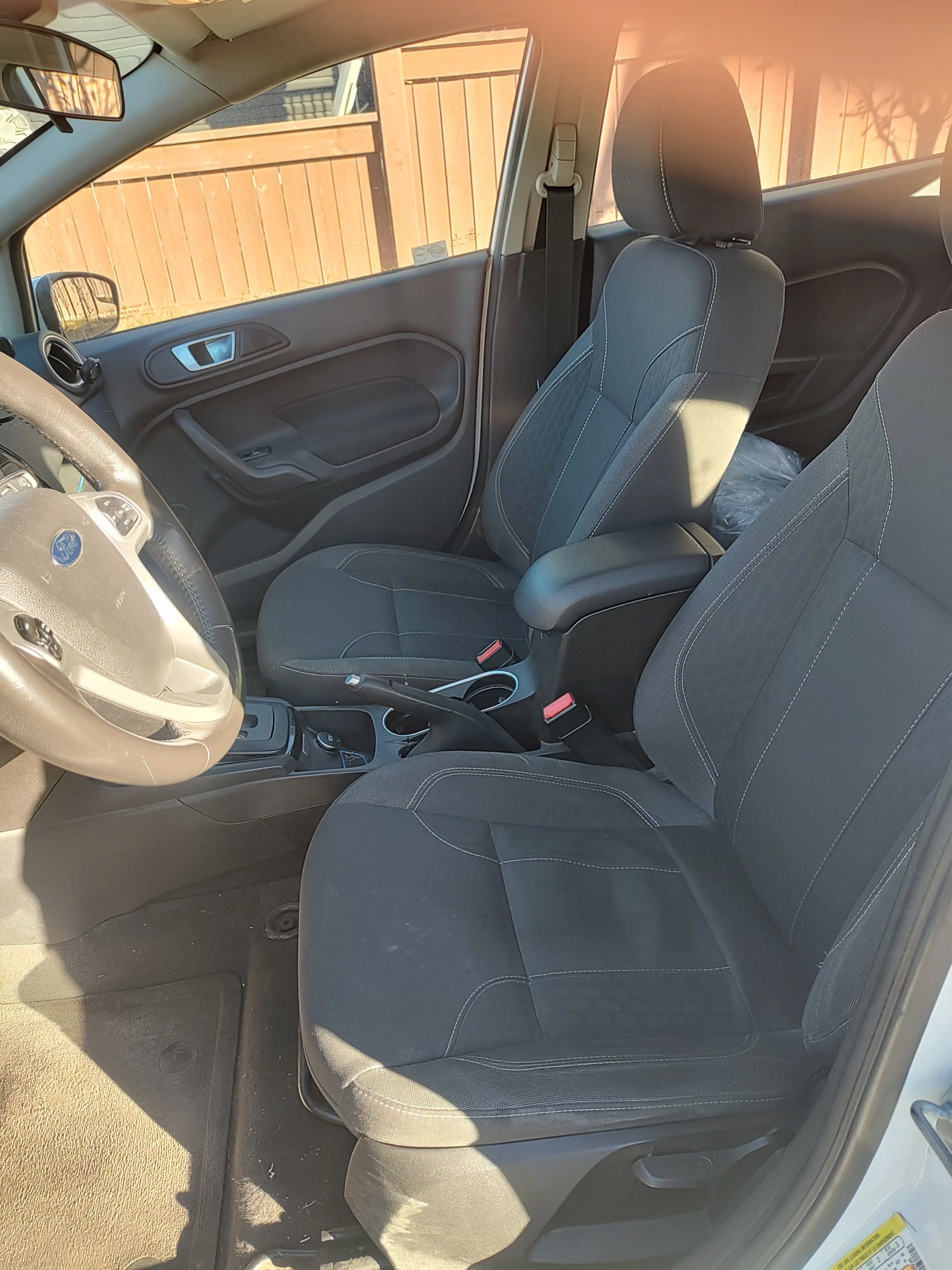 2015 Ford Fiesta image indicator(10)