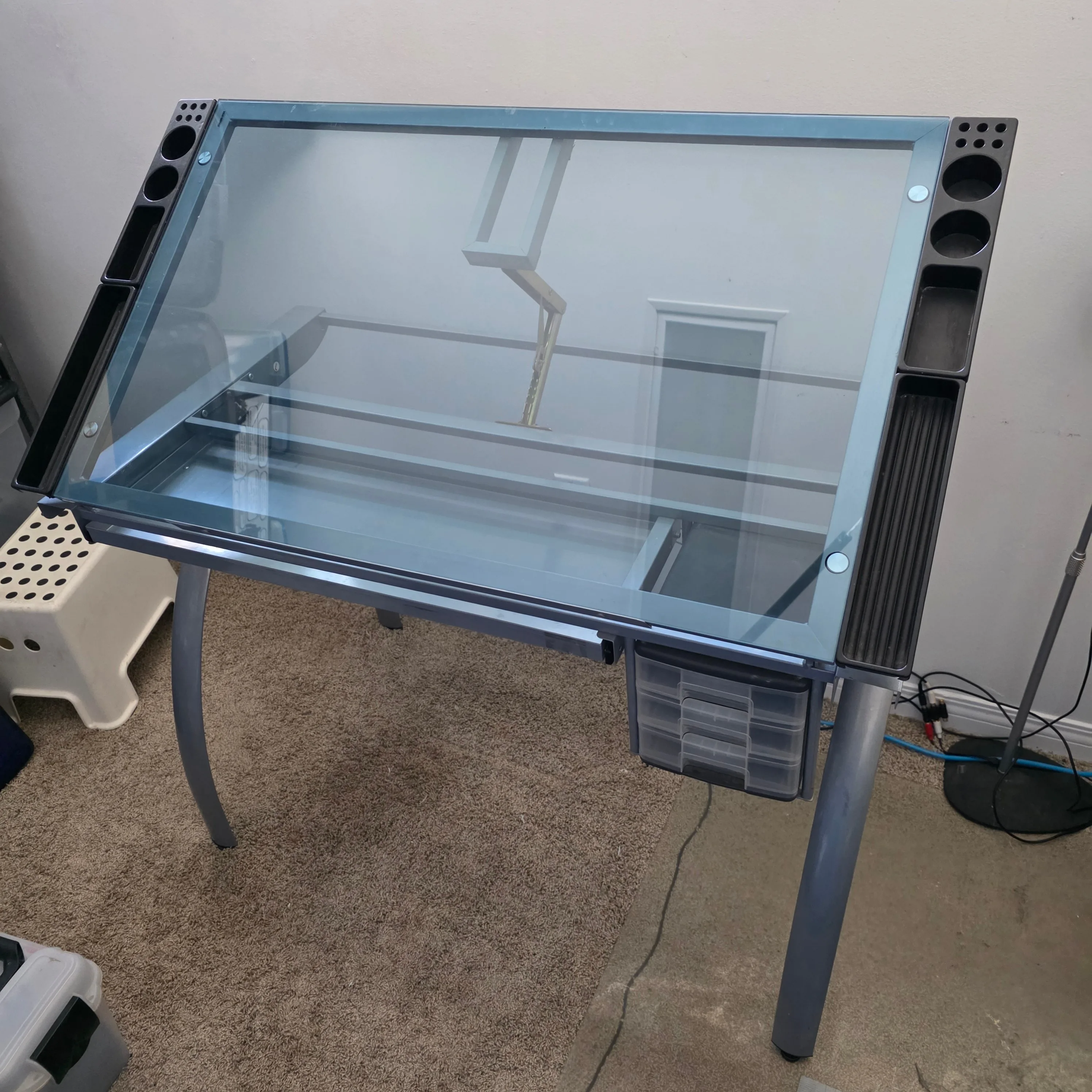 FUTRA DRAWING TABLE - $200.00 image indicator(3)