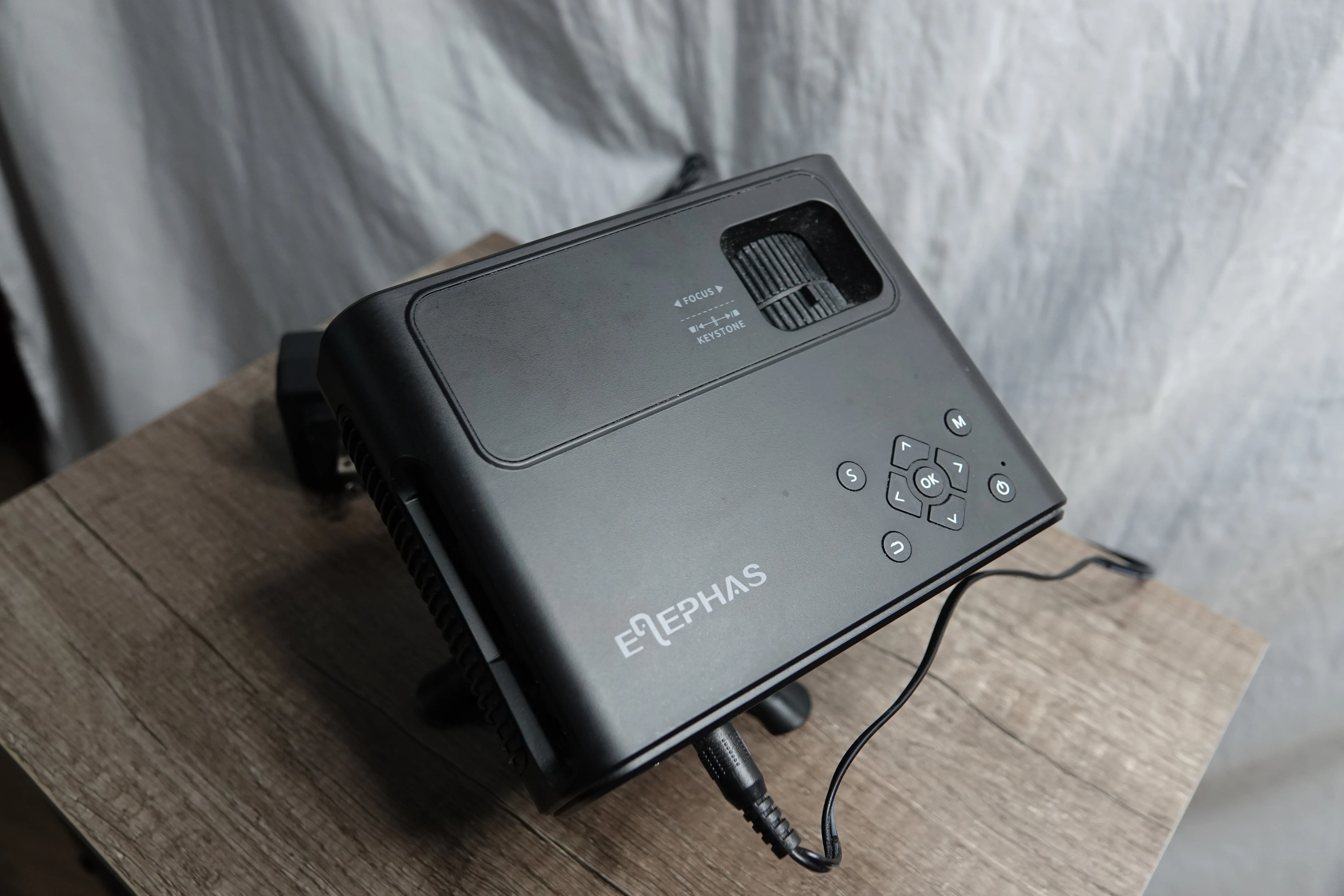 ELEPHAS Mini Projector (W13-M) + Stand & Adapter image indicator(2)