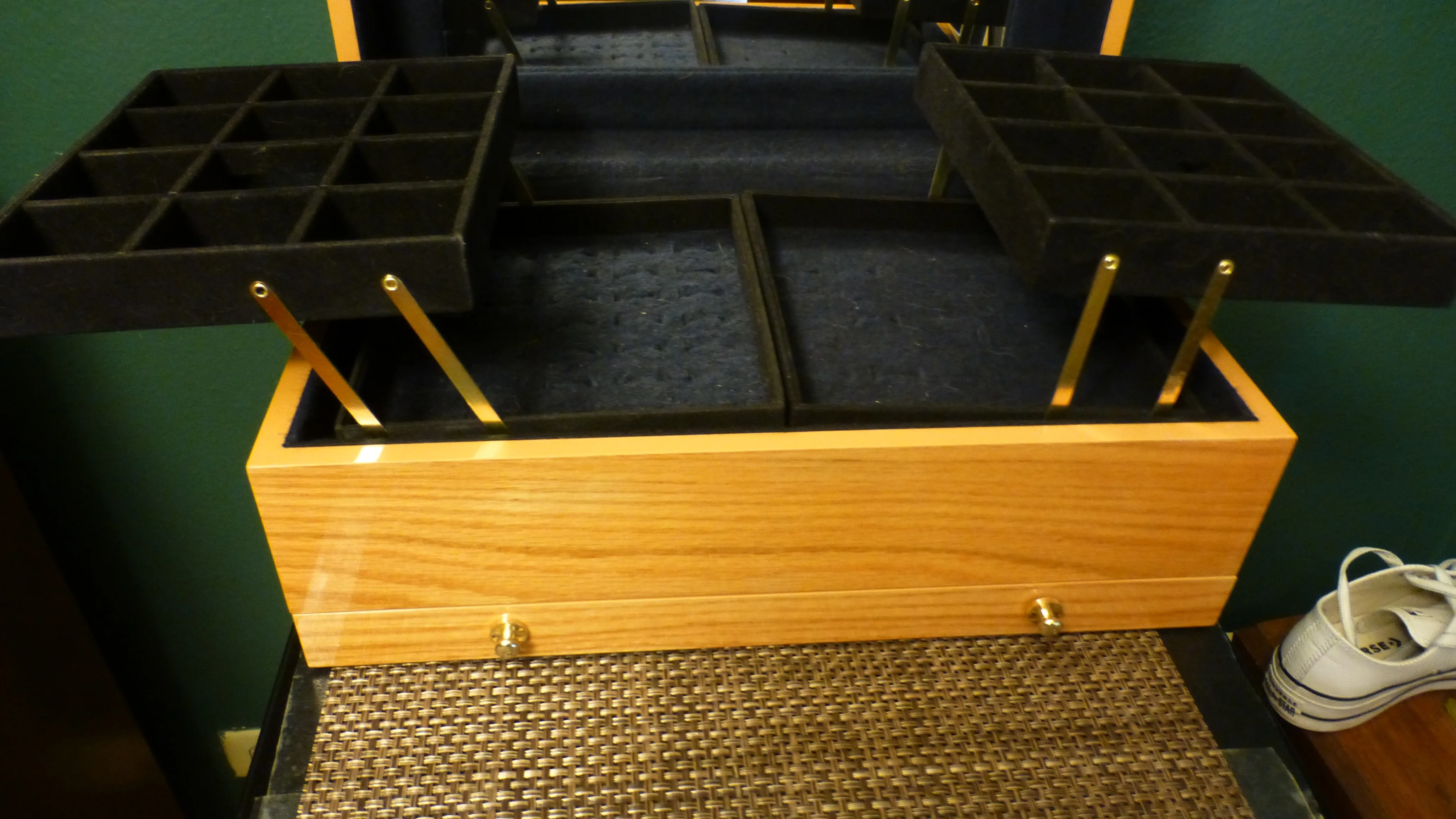 Jewelry Chest image indicator(3)