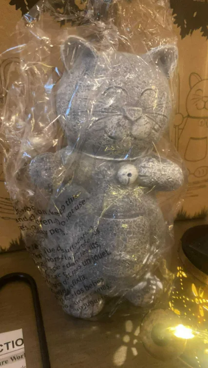 Solar-Powered Outdoor Cat Garden Statues - 2 Available image indicator(2)