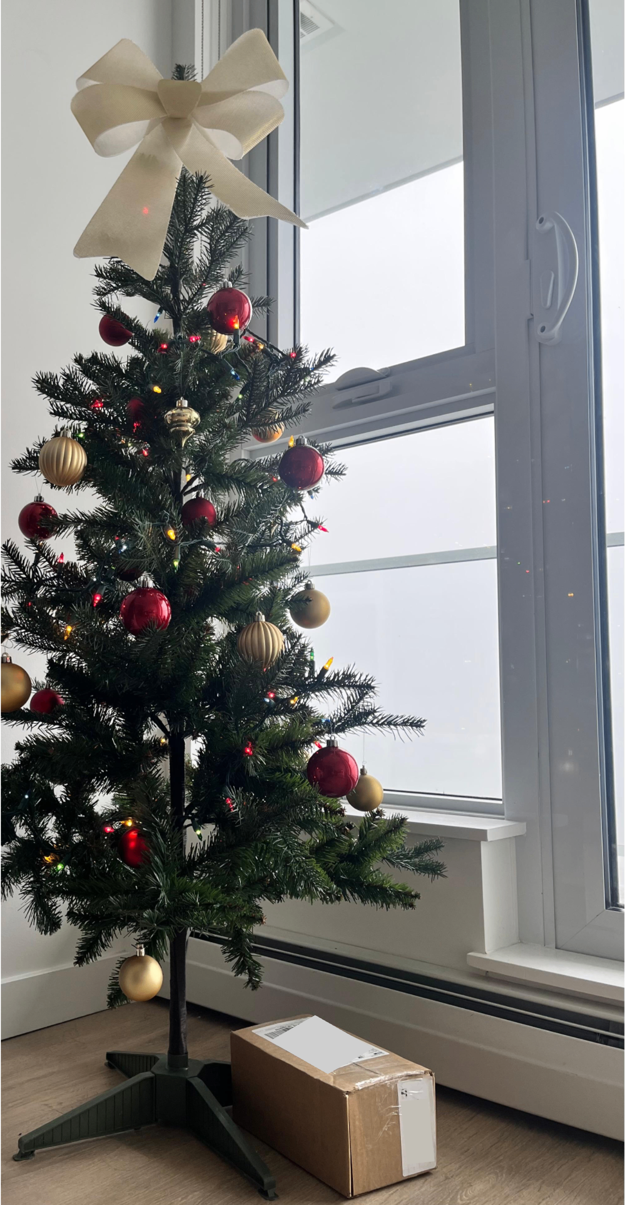 Moving sale! Artificial Christmas Tree + Ornaments - photo 4