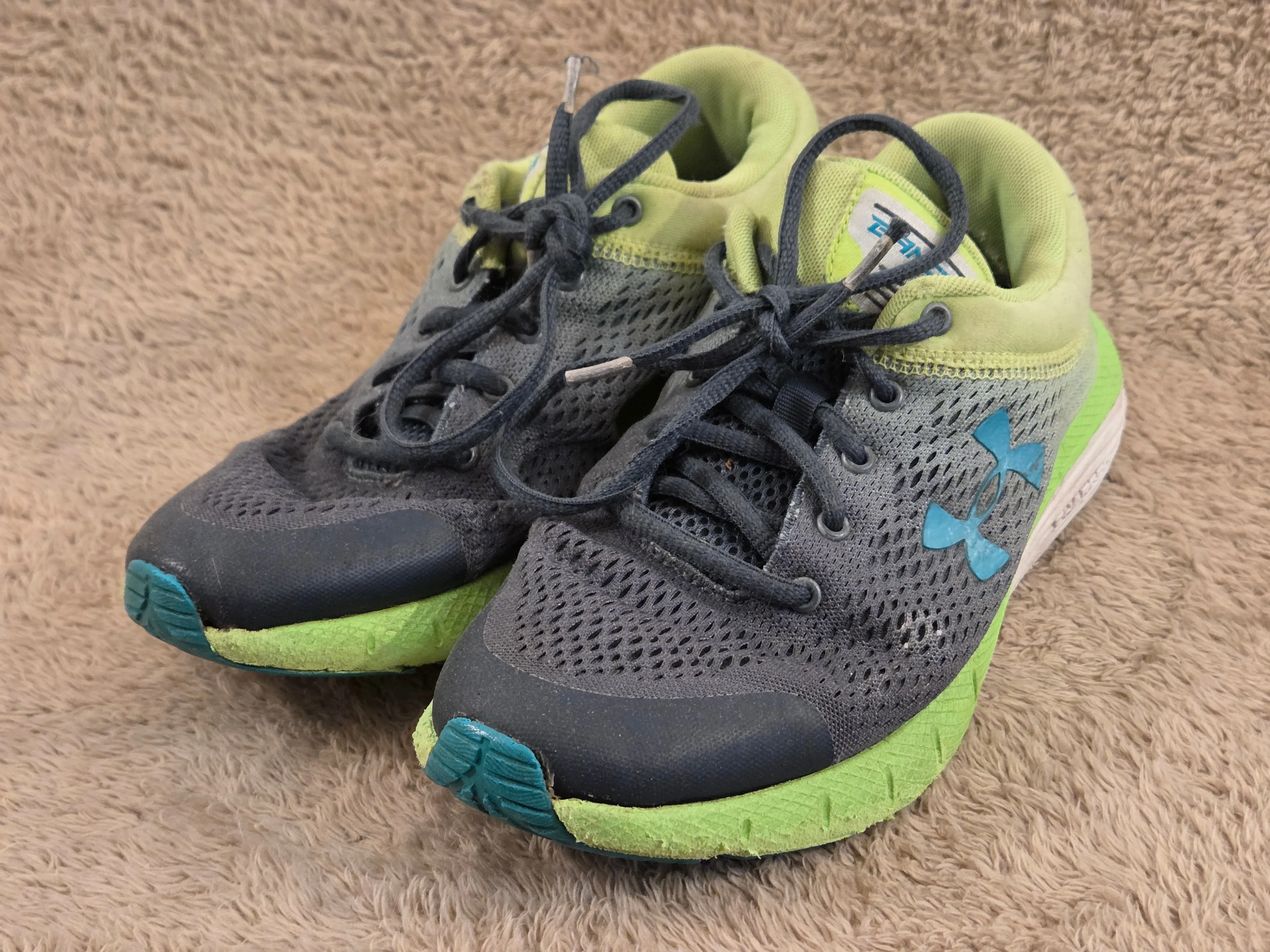 UA Charged Bandit 5 – Youth 6Y, Grey/Lime