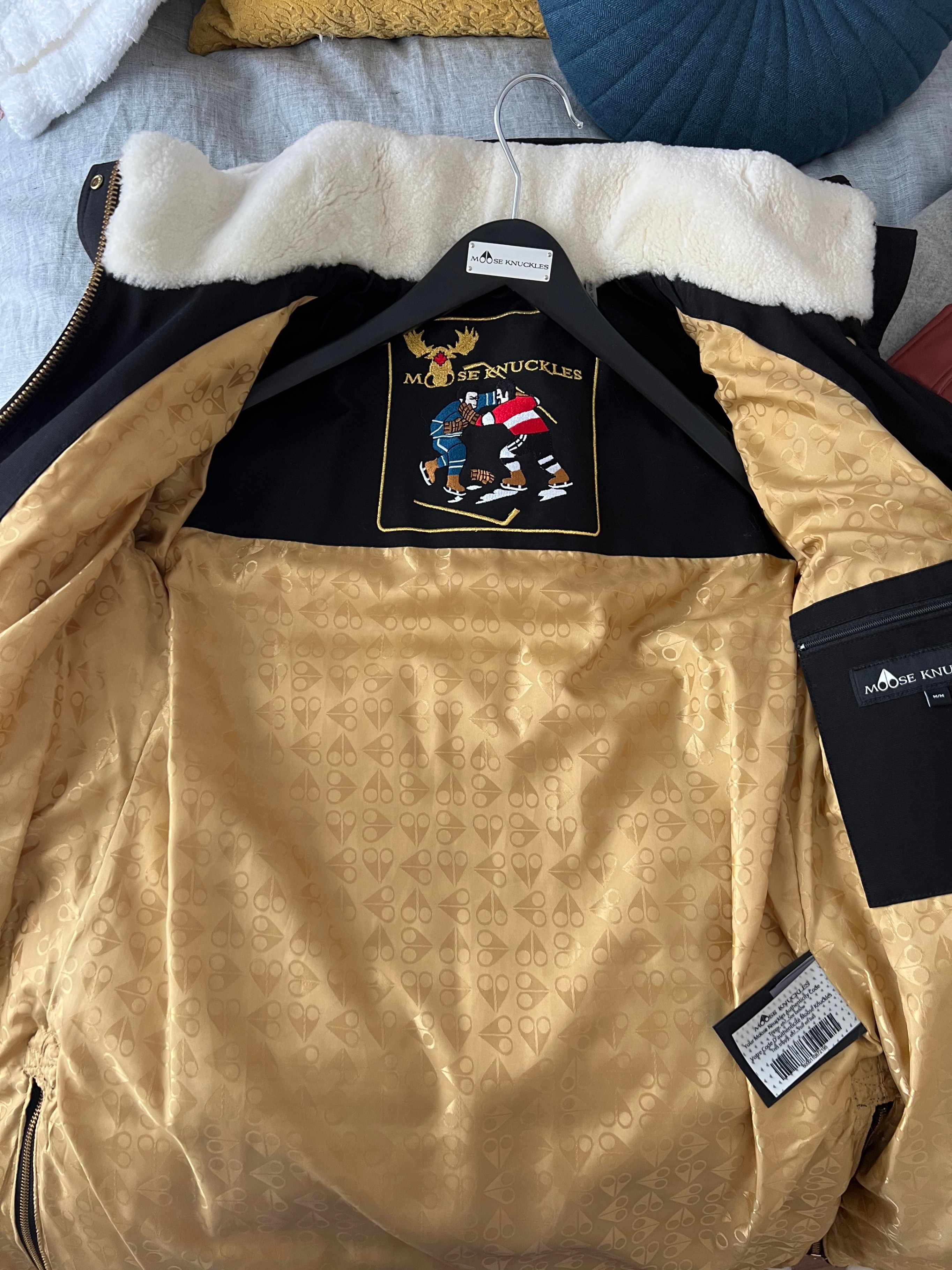 NWT Moose Knuckles Mont Joli Parka - Women's, Size Medium - photo 5