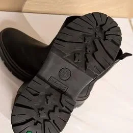 Women's Waterproof Timberland Boot - Size 8.5 - Brand New image indicator(5)