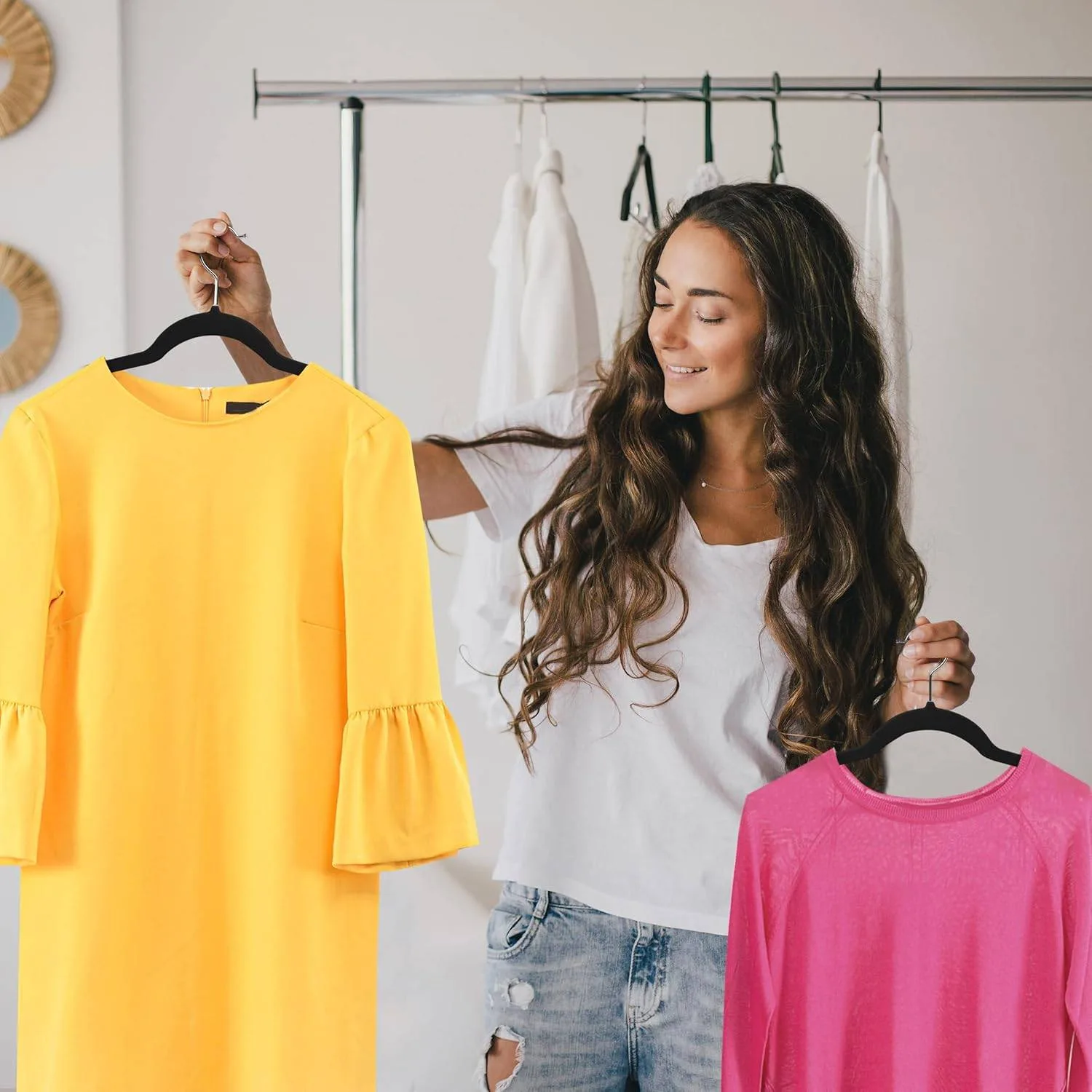 30-Pack Premium Non-Slip Velvet Hangers – Black image indicator(2)