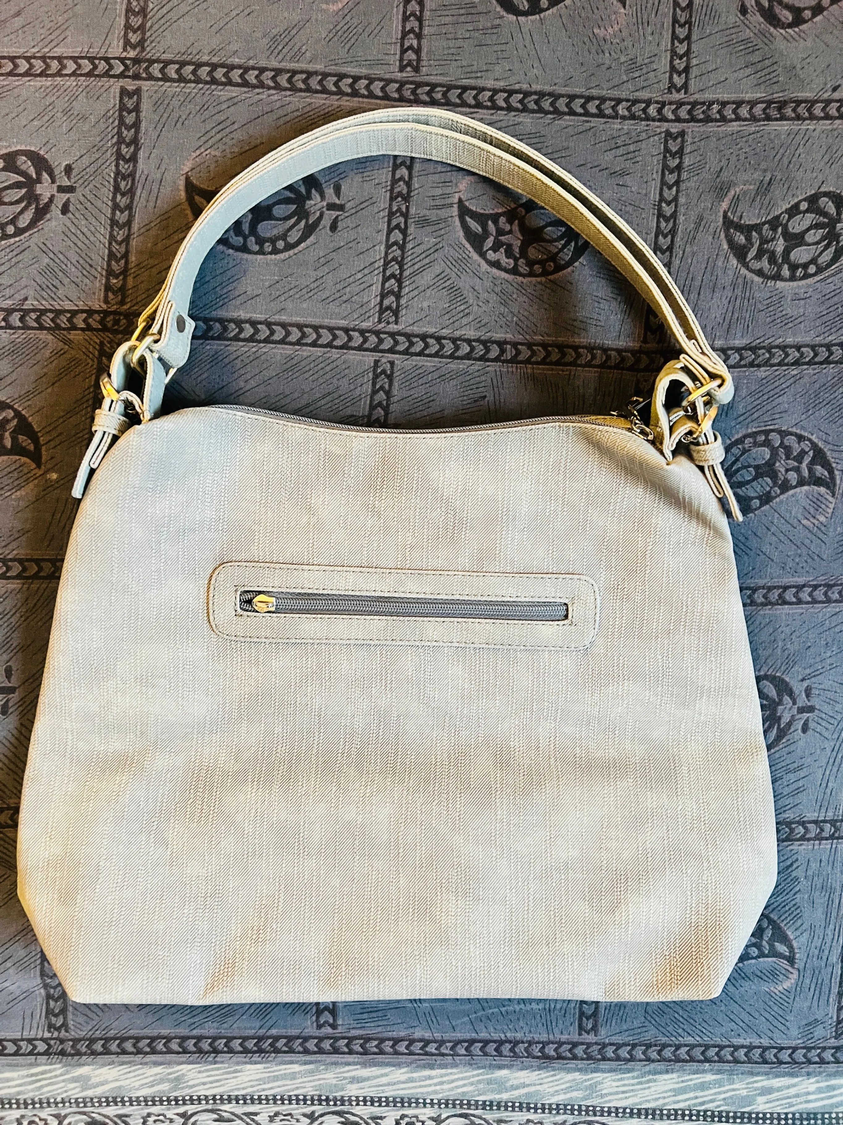 ladies handbag / shoulder bag for women (new and unsed)