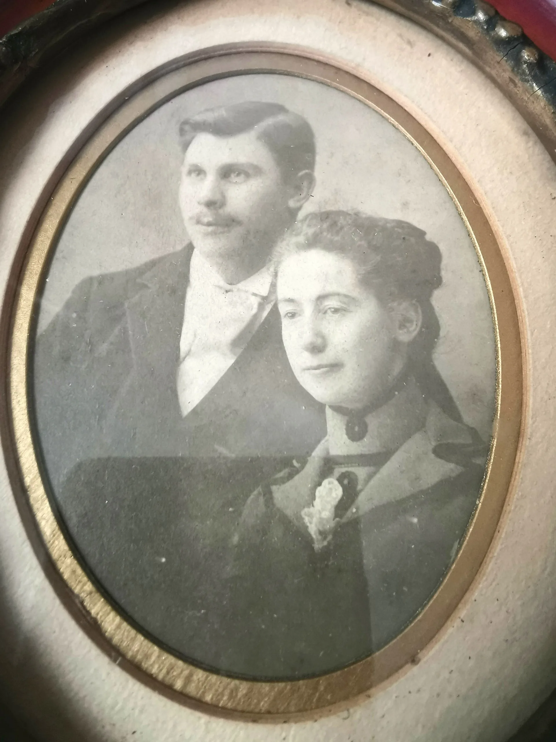 ANTIQUE T. EATON CO. Framed Portrait 1905 Canadian Couple H6570 image indicator(7)