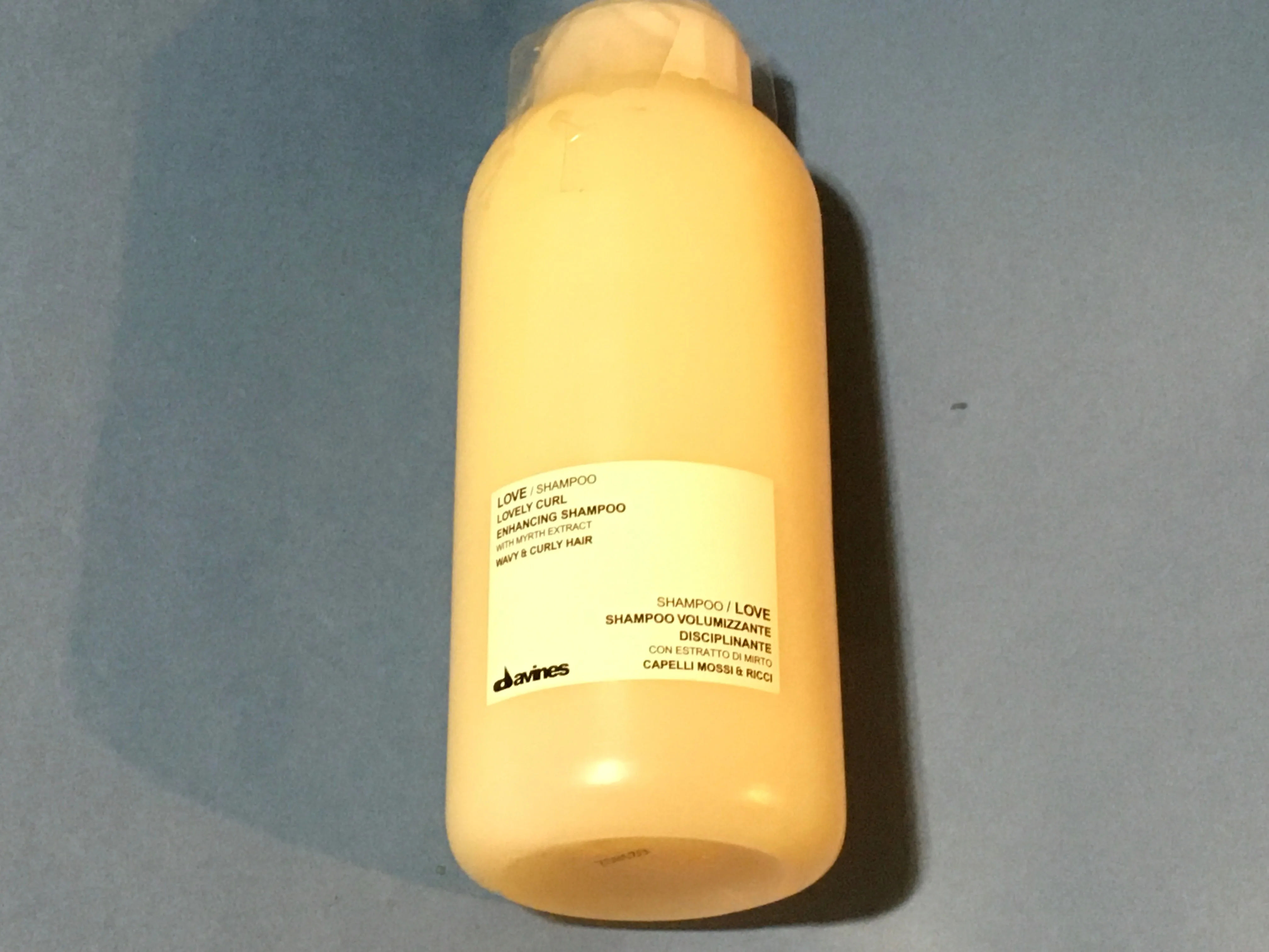 Davines LOVE Lovely Curl Enhancing Shampoo