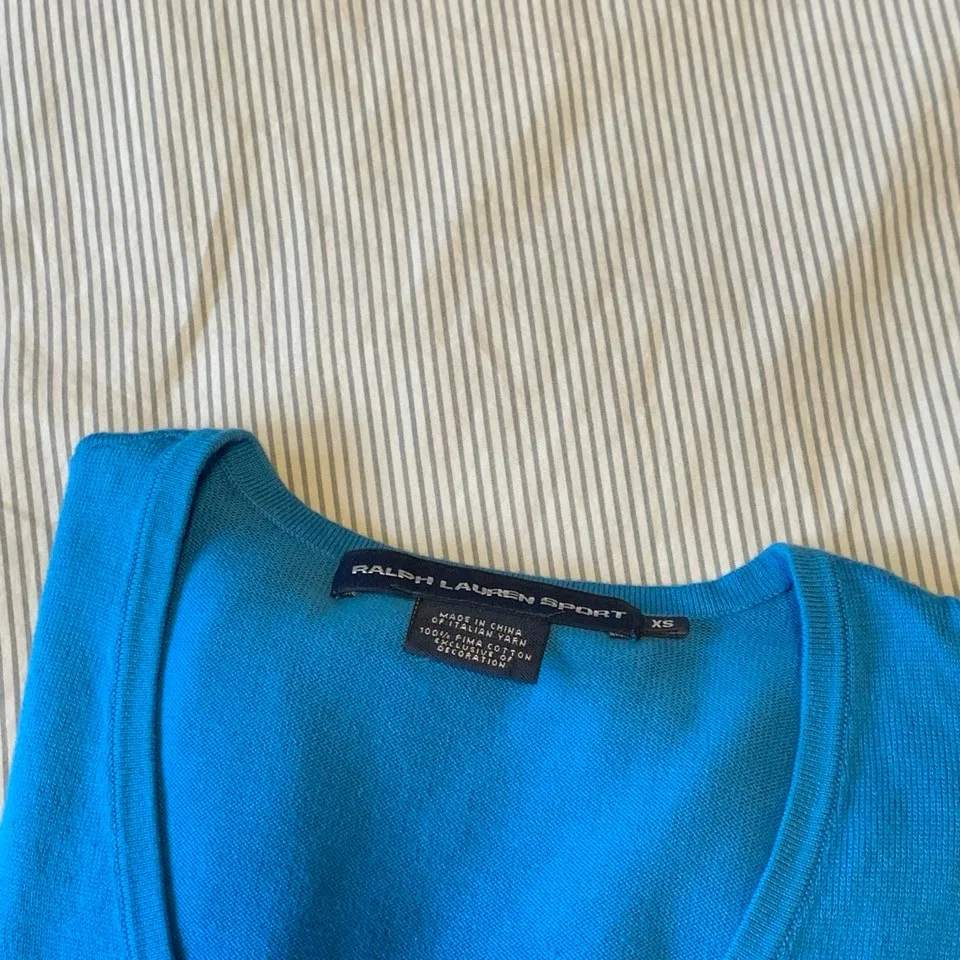 polo V-neck sweaters image indicator(6)