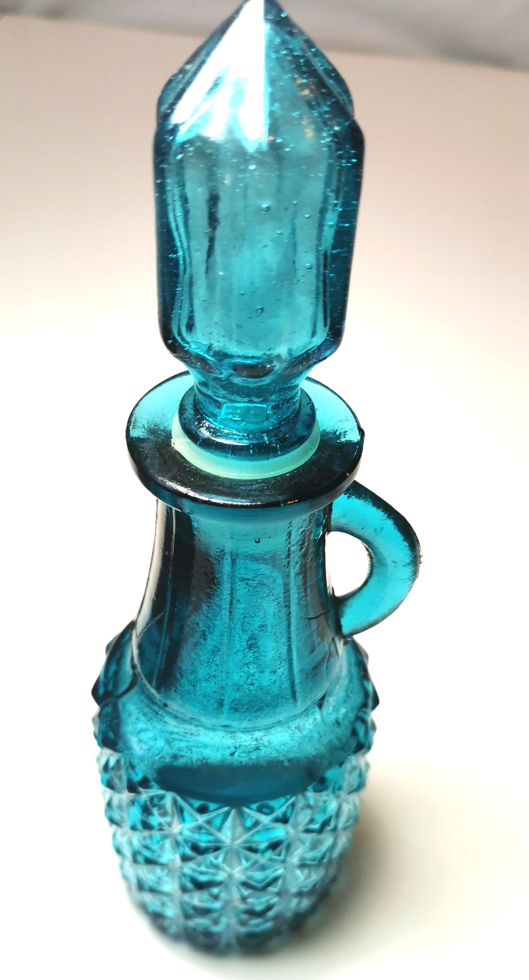 Blue Glass Cruet Vintage Diamond Pattern image indicator(2)