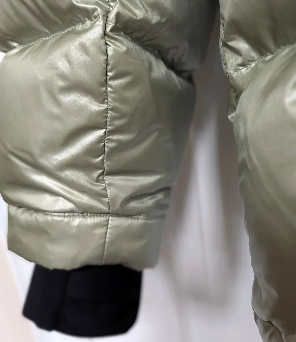 Aritzia The Super Puff, Hi-Gloss-Silent Storm Green - L - NEW image indicator(6)