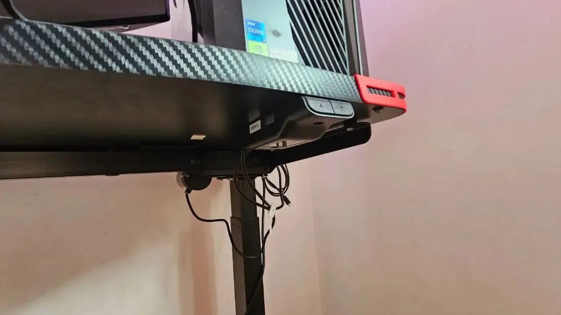 TygerClaw Adjustable Electric Sit-Stand Gaming Desk – Excellent image indicator(6)