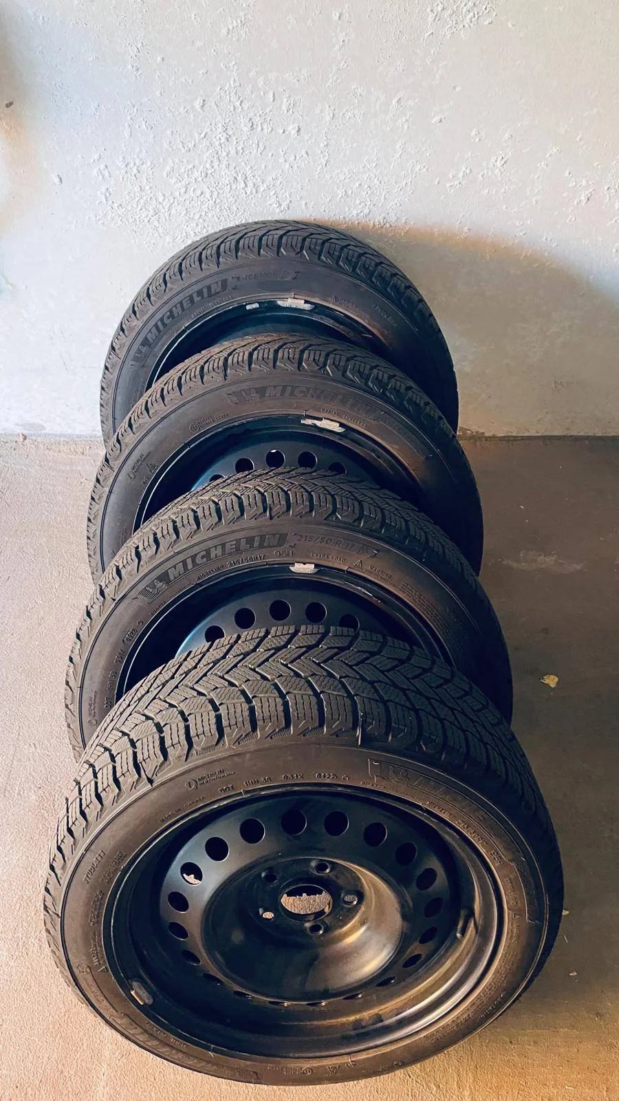 4 Michelin Xice snow winter tire on steel rim. 215/50 R17 image indicator(2)