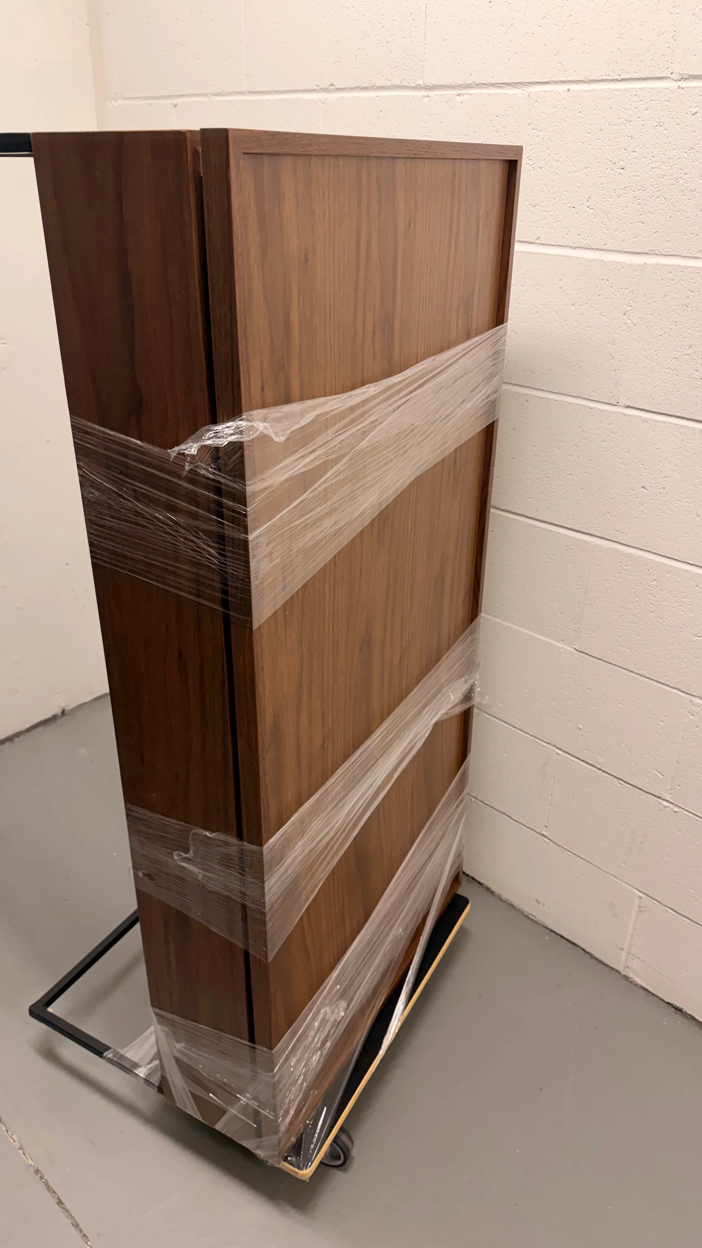 Coffee table with storage and laptop riser image indicator(2)