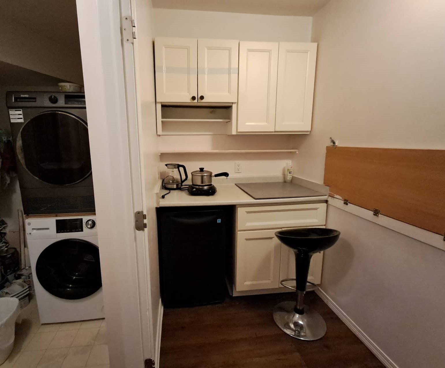 Furnished townhouse room in Richmond BC (General Currie Road) - photo 4